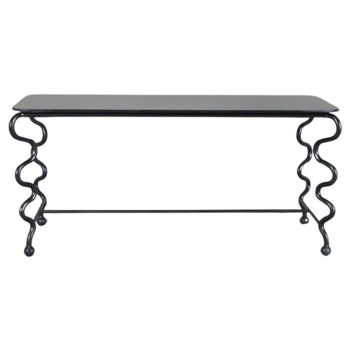 Petite table basse 'Serpentine' avec plateau en verre noir en vente