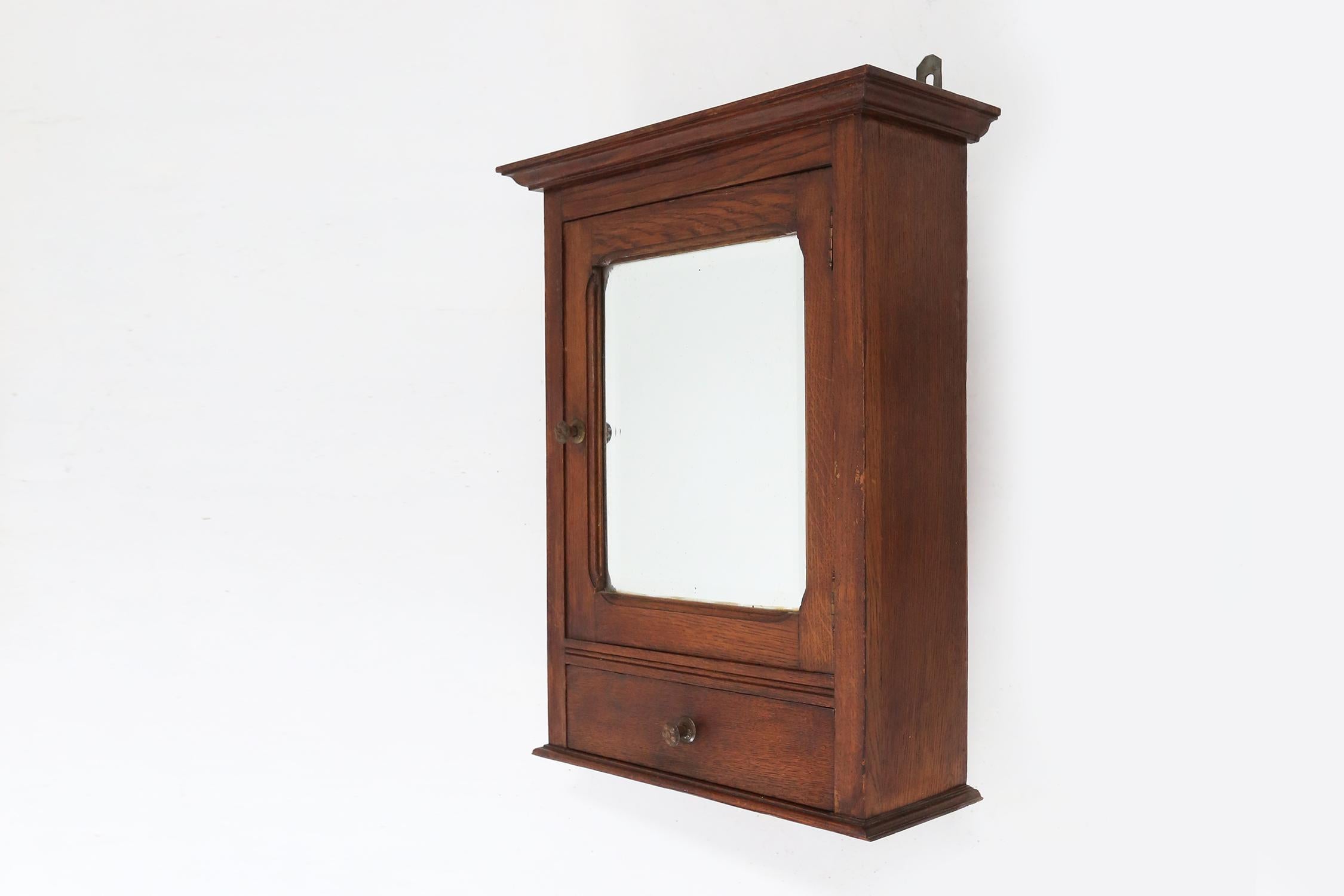 Small cabinet or shaving cabinet.
in a good condition.
Has a mirror and a small drawer.