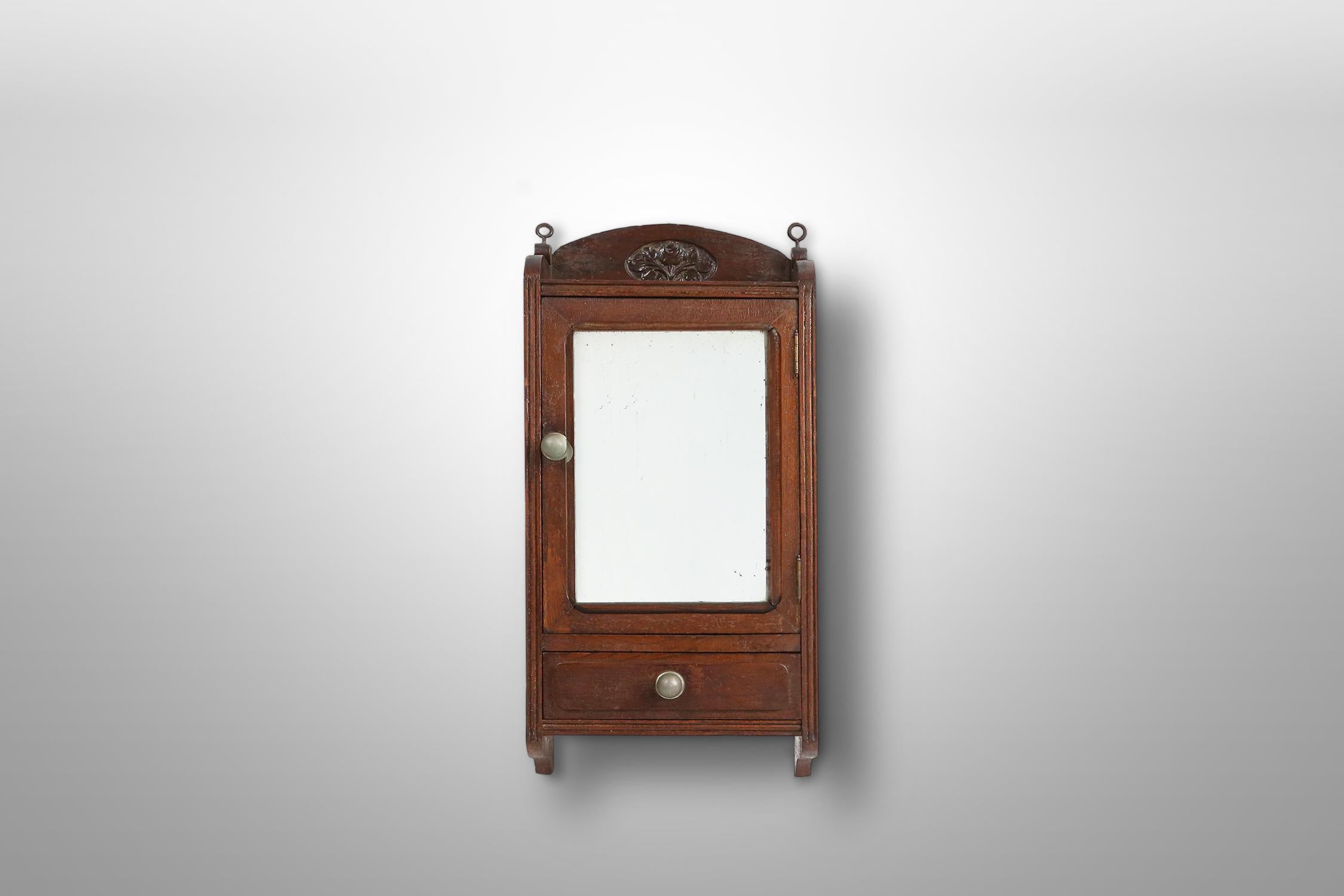 Small Shaving Cabinet, 1940 For Sale 4