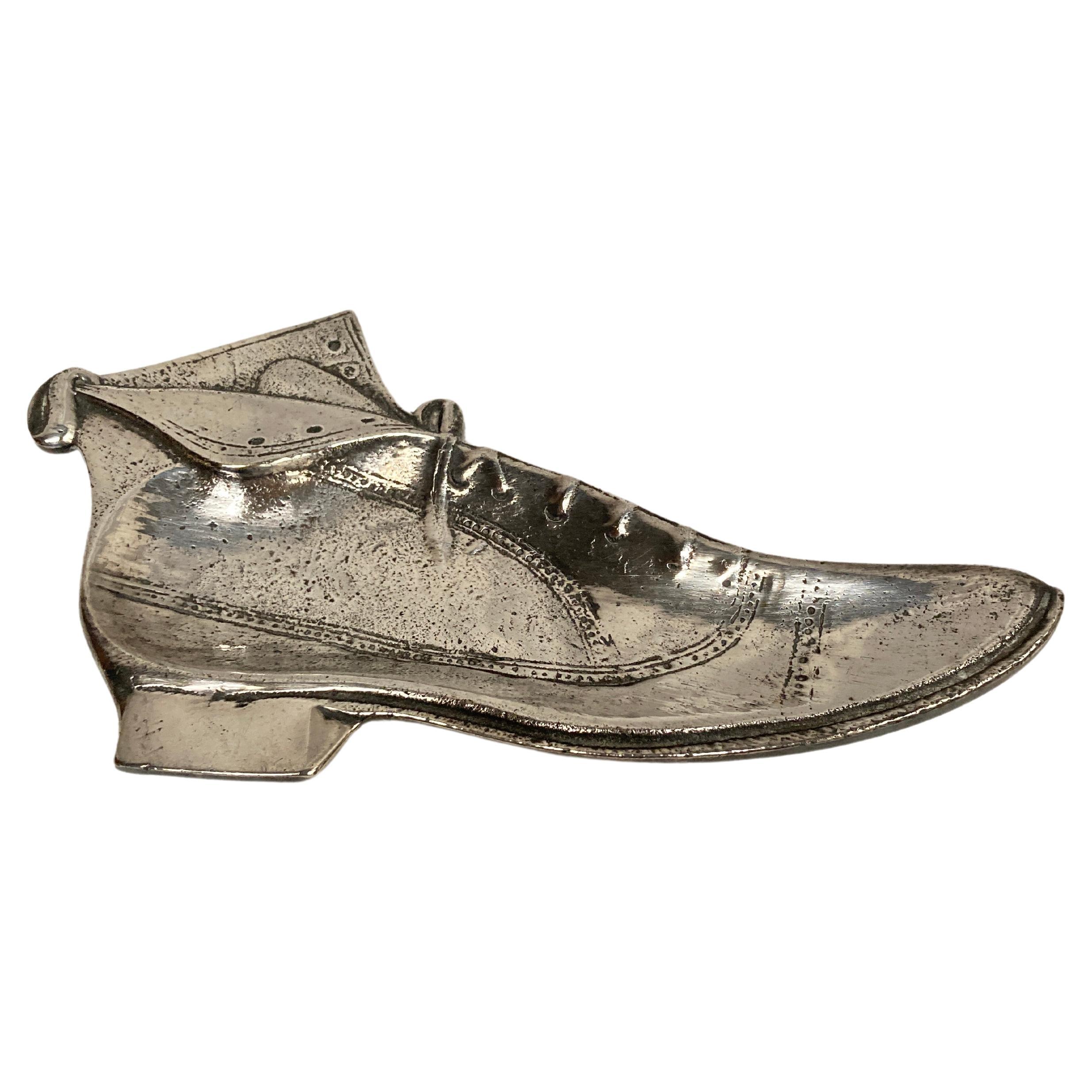 Small "shoe" silvered bronze vide poche For Sale