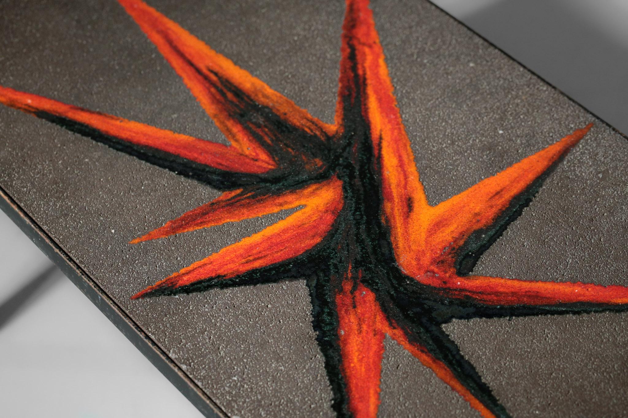 Européen Petite table d'appoint en pierre de lave émaillée de style Jean Jaffeux en vente