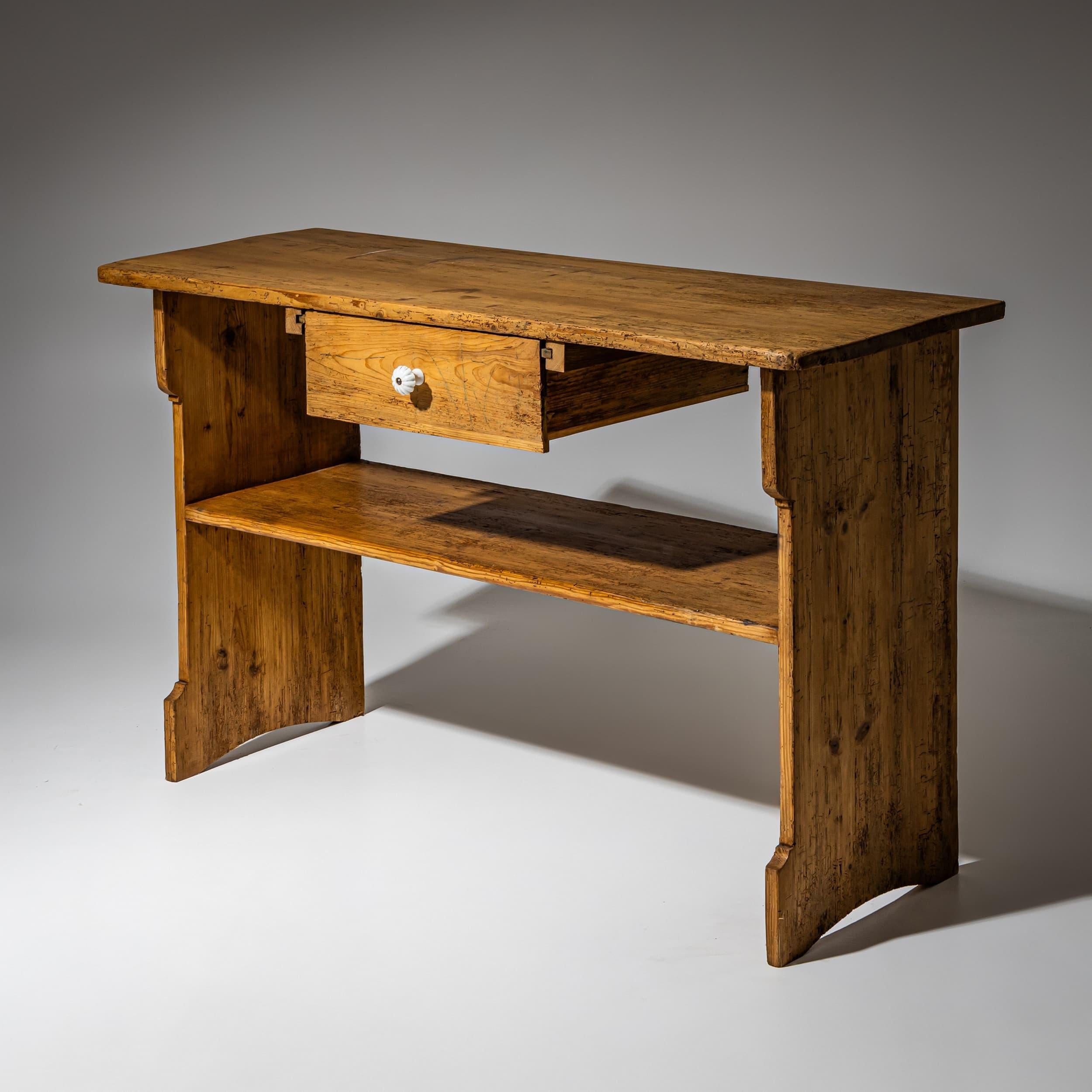 Allemand Petite table d'appoint, sapin, 19e siècle en vente