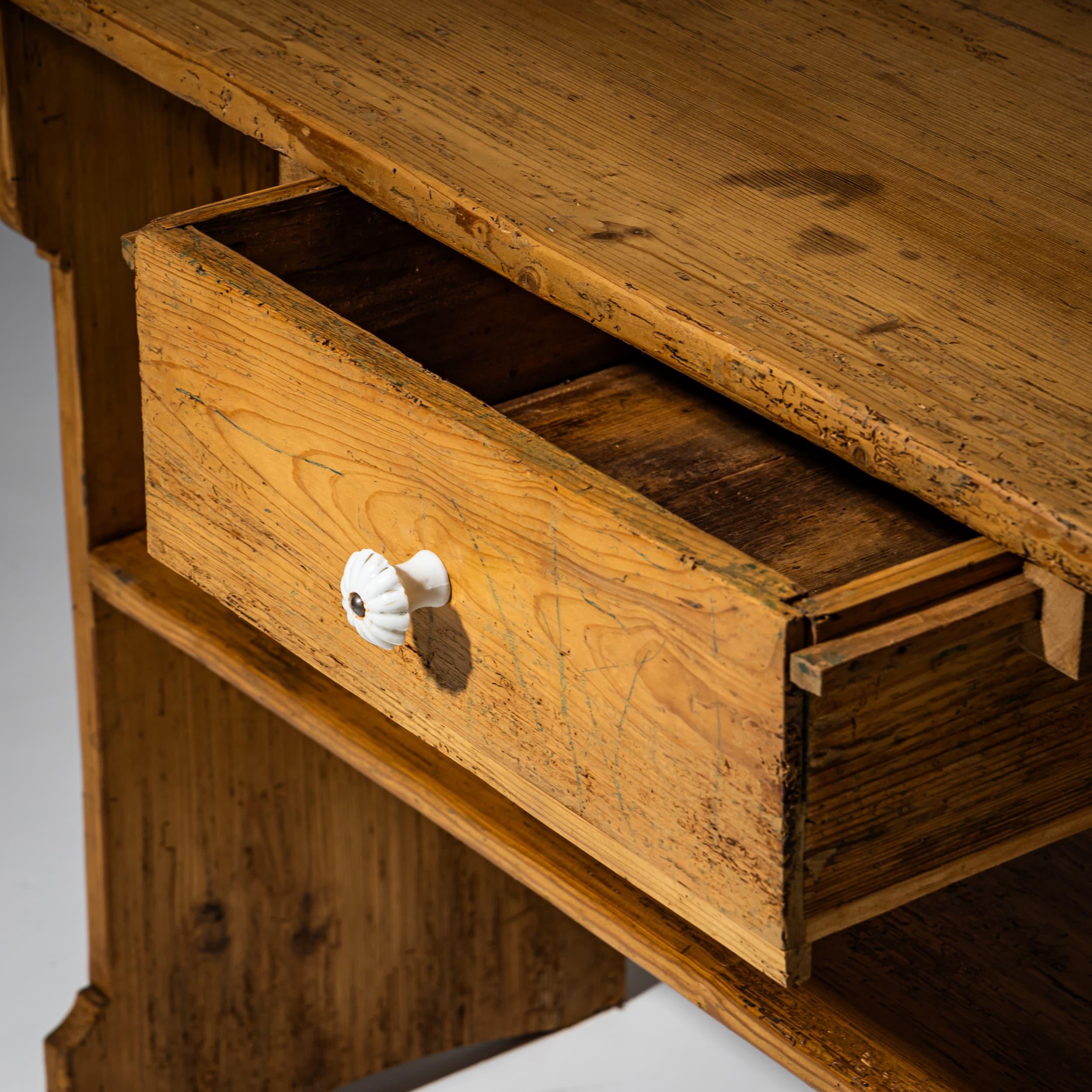 Petite table d'appoint, sapin, 19e siècle en vente 1