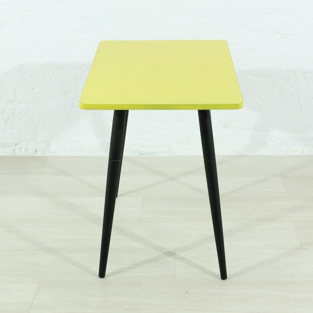 Mid-Century Modern Small Side Table in Yellow, 1950s For Sale