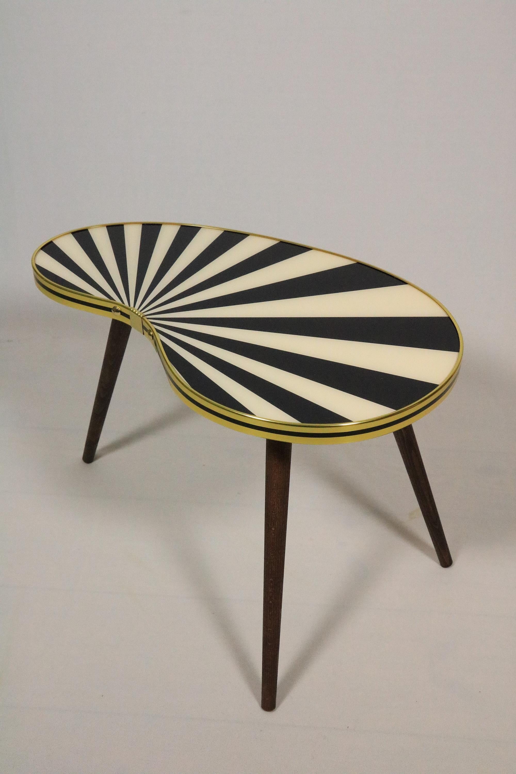 Mid-Century Modern Small Side Table, Kidney Shaped, Black-White Stripes, 3 Elegant Legs, 50s Style For Sale