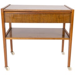 Kleiner Beistelltisch mit Schublade aus Teakholz, dänisches Design aus den 1960er Jahren