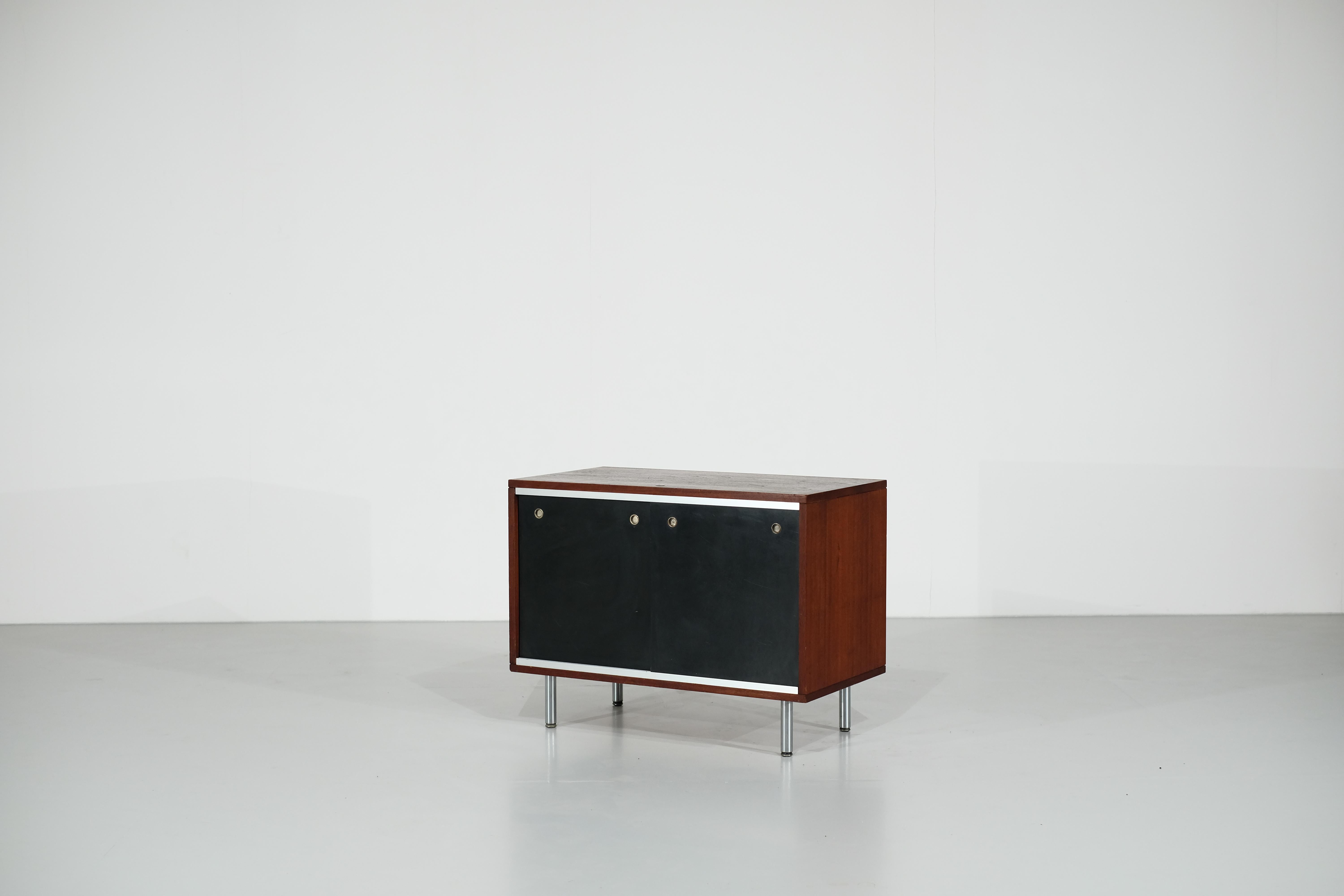 Mid-Century Modern Small sideboard by Georges Nelson for Herman Miller - 1970