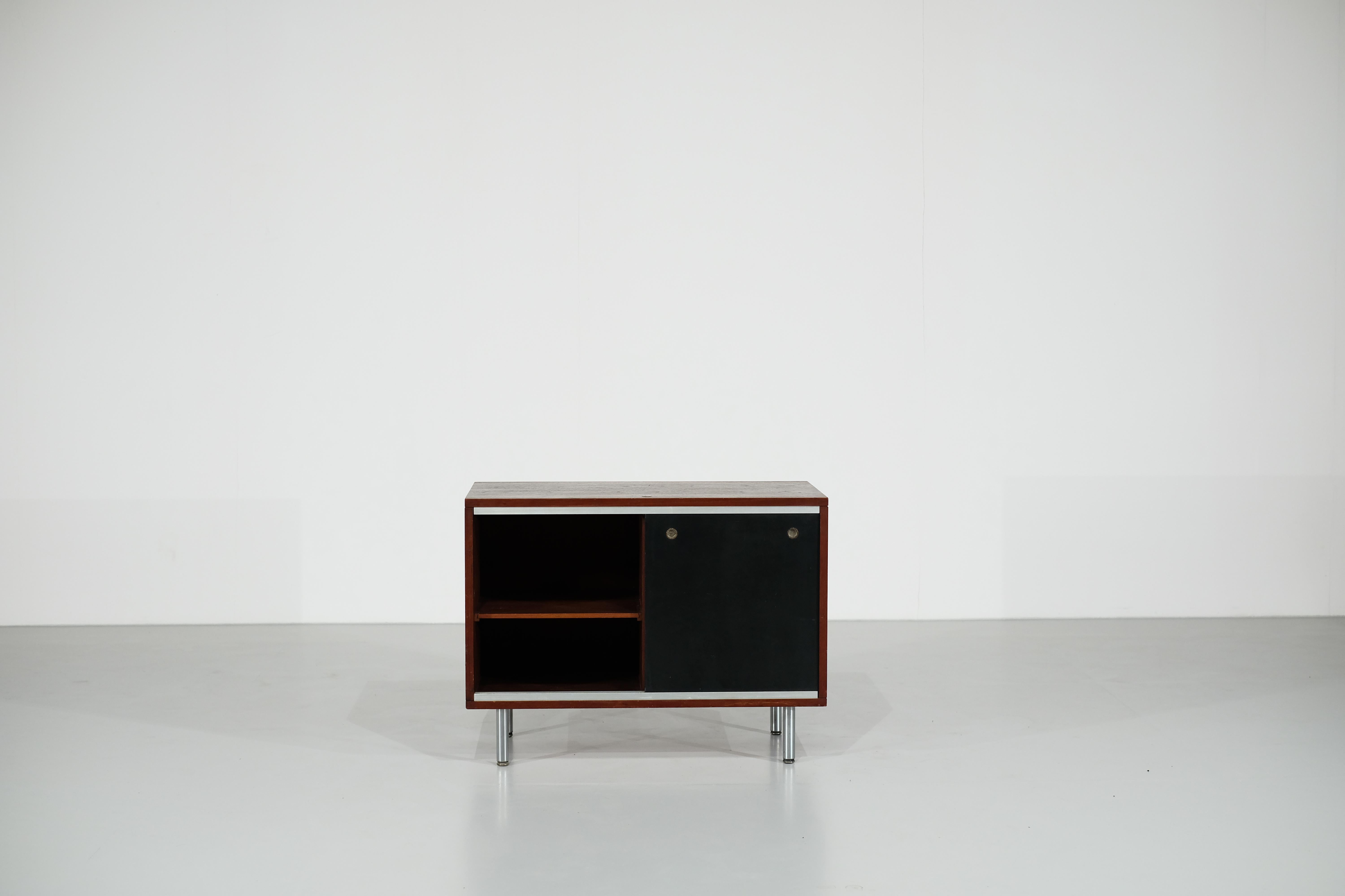 20th Century Small sideboard by Georges Nelson for Herman Miller - 1970
