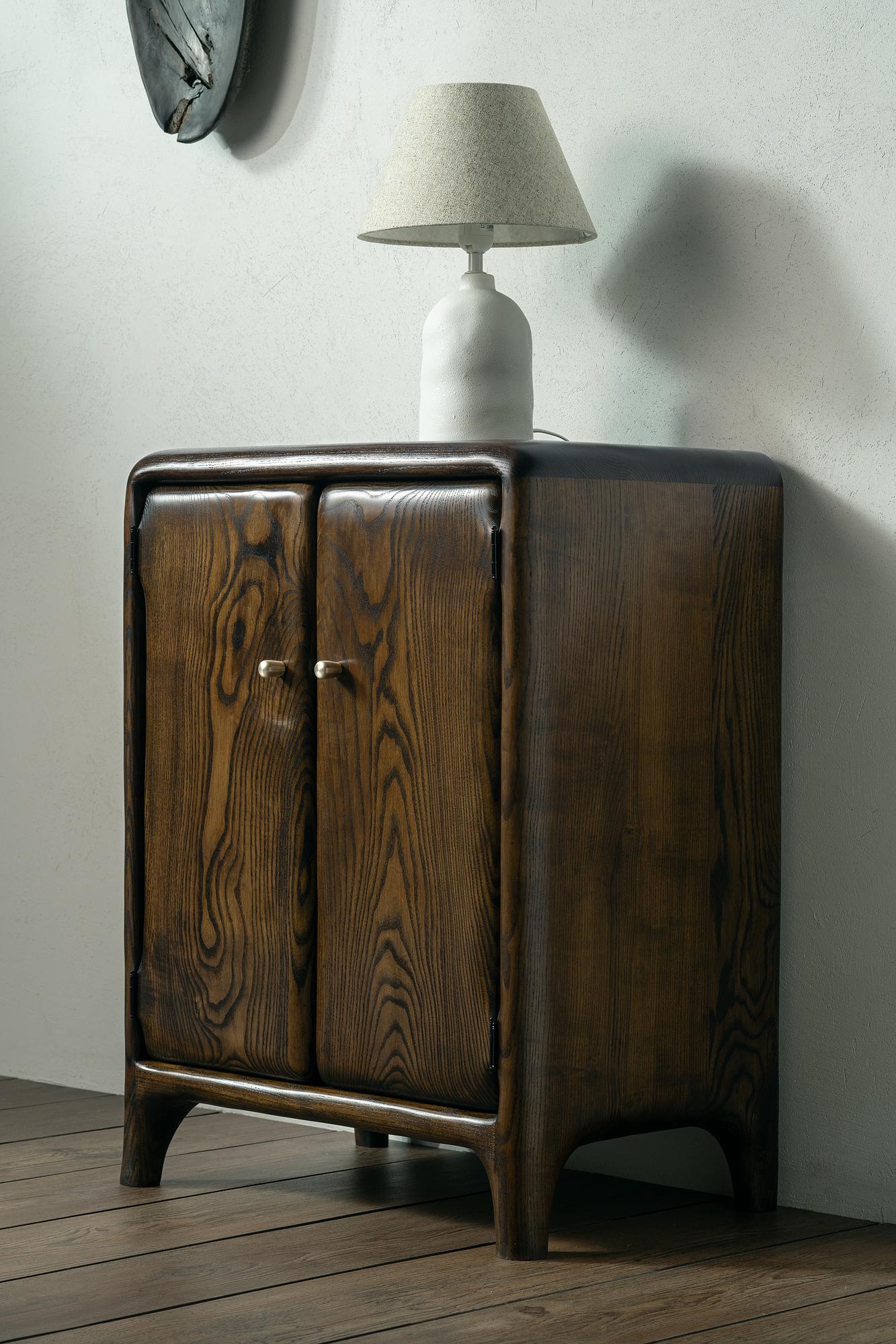 Postmoderno Piccola credenza di Tomasz Omachel in vendita