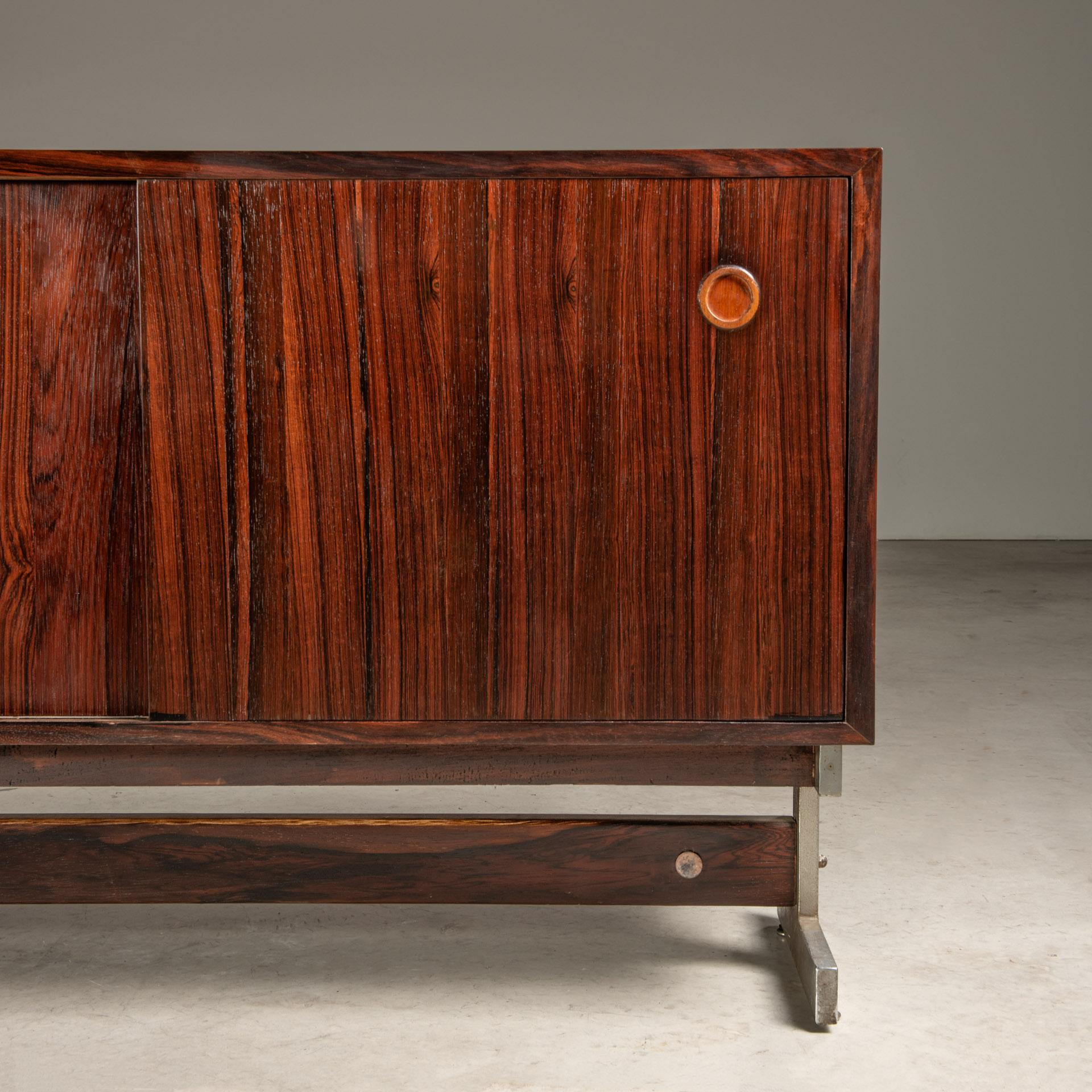 Small Sideboard in Hardwood, by Sergio Rodrigues, Brazilian Mid-Century Modern In Good Condition For Sale In Sao Paulo, SP