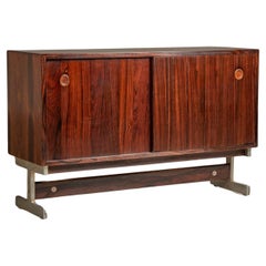 Kleines Sideboard aus Hartholz, von Sergio Rodrigues, Brasilien, Moderne der Mitte des Jahrhunderts