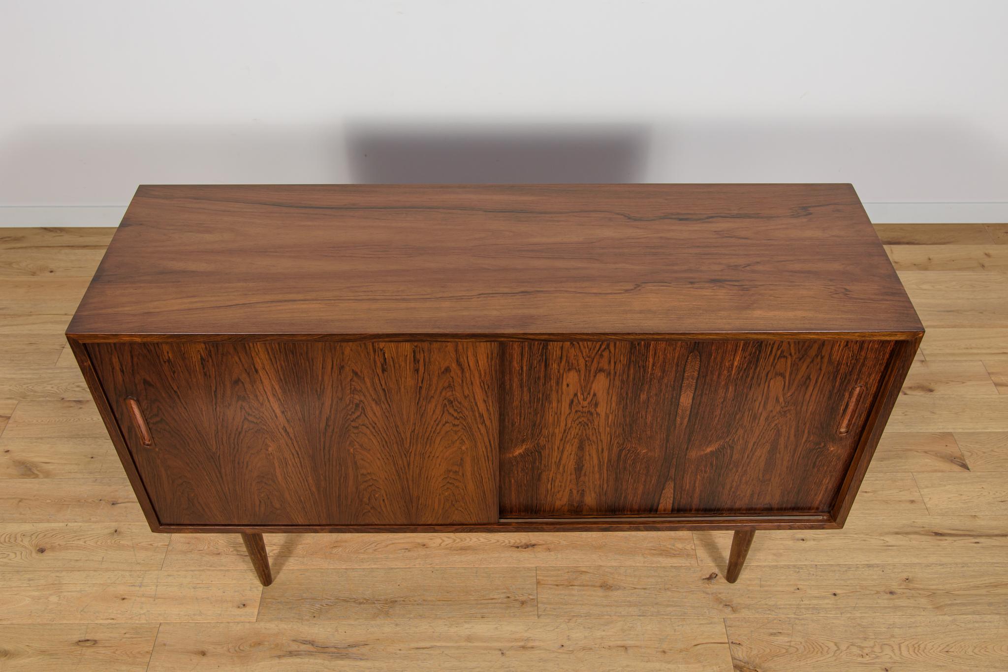 Kleines Sideboard aus Palisanderholz von P. Hundevad für Hundevad & Co, 1960er Jahre (Dänisch) im Angebot