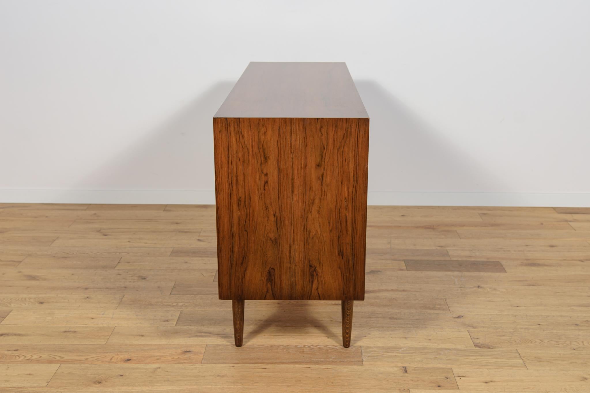 Kleines Sideboard aus Palisanderholz von P. Hundevad für Hundevad & Co, 1960er Jahre im Zustand „Hervorragend“ im Angebot in GNIEZNO, 30