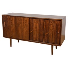 Piccola credenza in palissandro di P. Hundevad per Hundevad & Co., anni '60