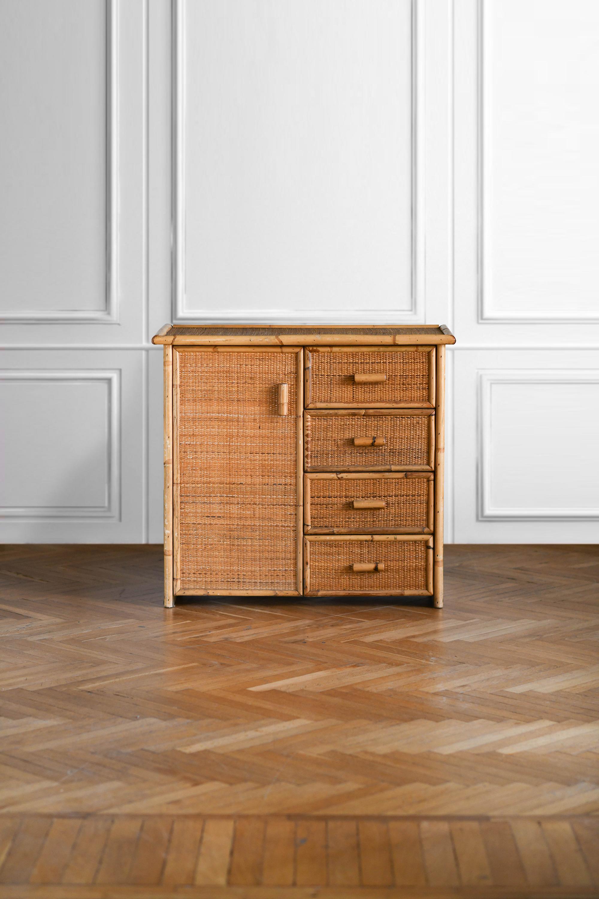 Italian Small sideboard in rush and wicker with door and drawers, Italy 1980