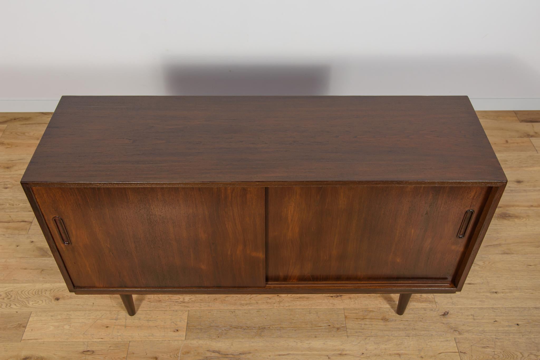 Danois Petit buffet en teck par P. Hundevad pour Hundevad & Co, Danemark, années 1960 en vente