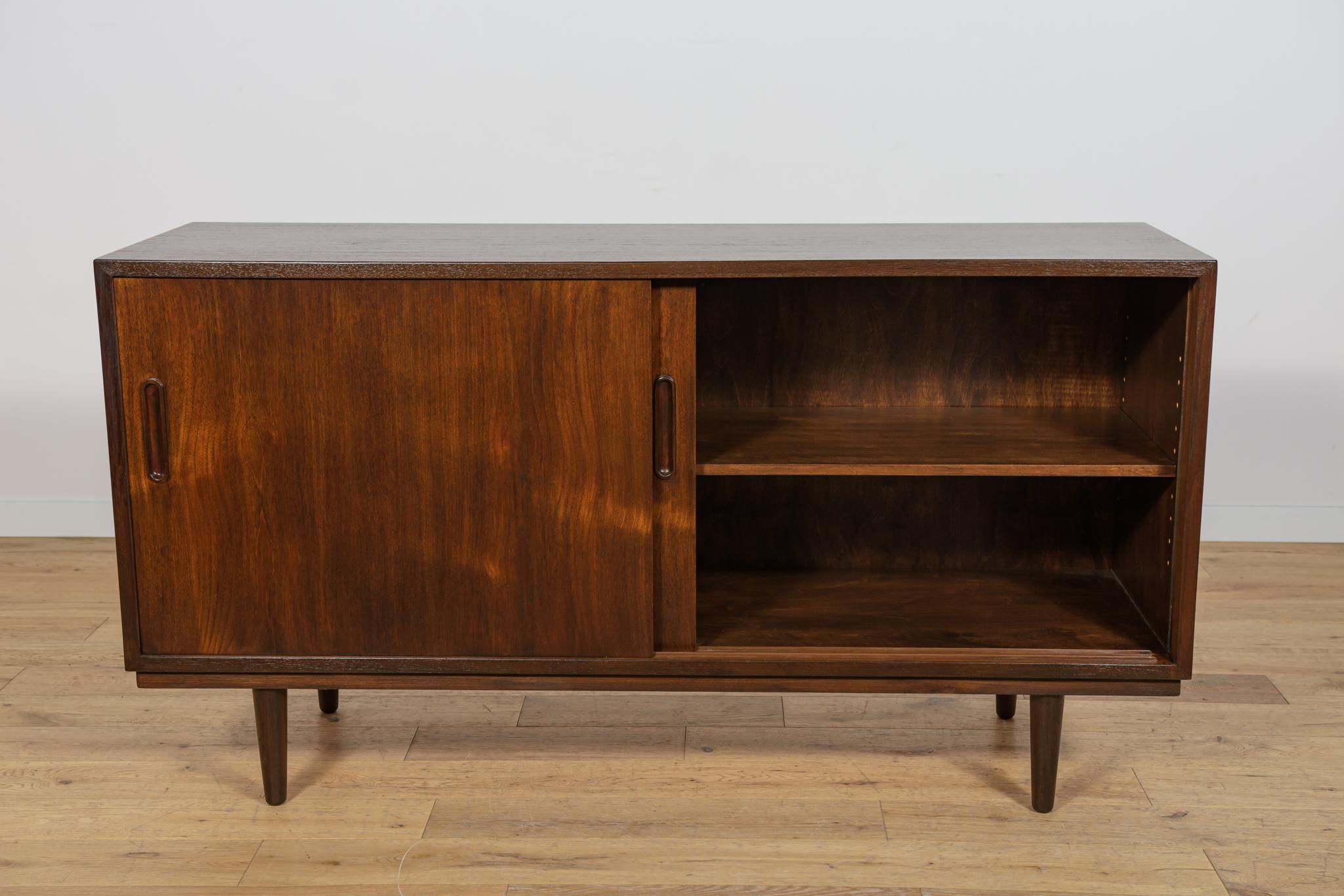 Petit buffet en teck par P. Hundevad pour Hundevad & Co, Danemark, années 1960 en vente 1