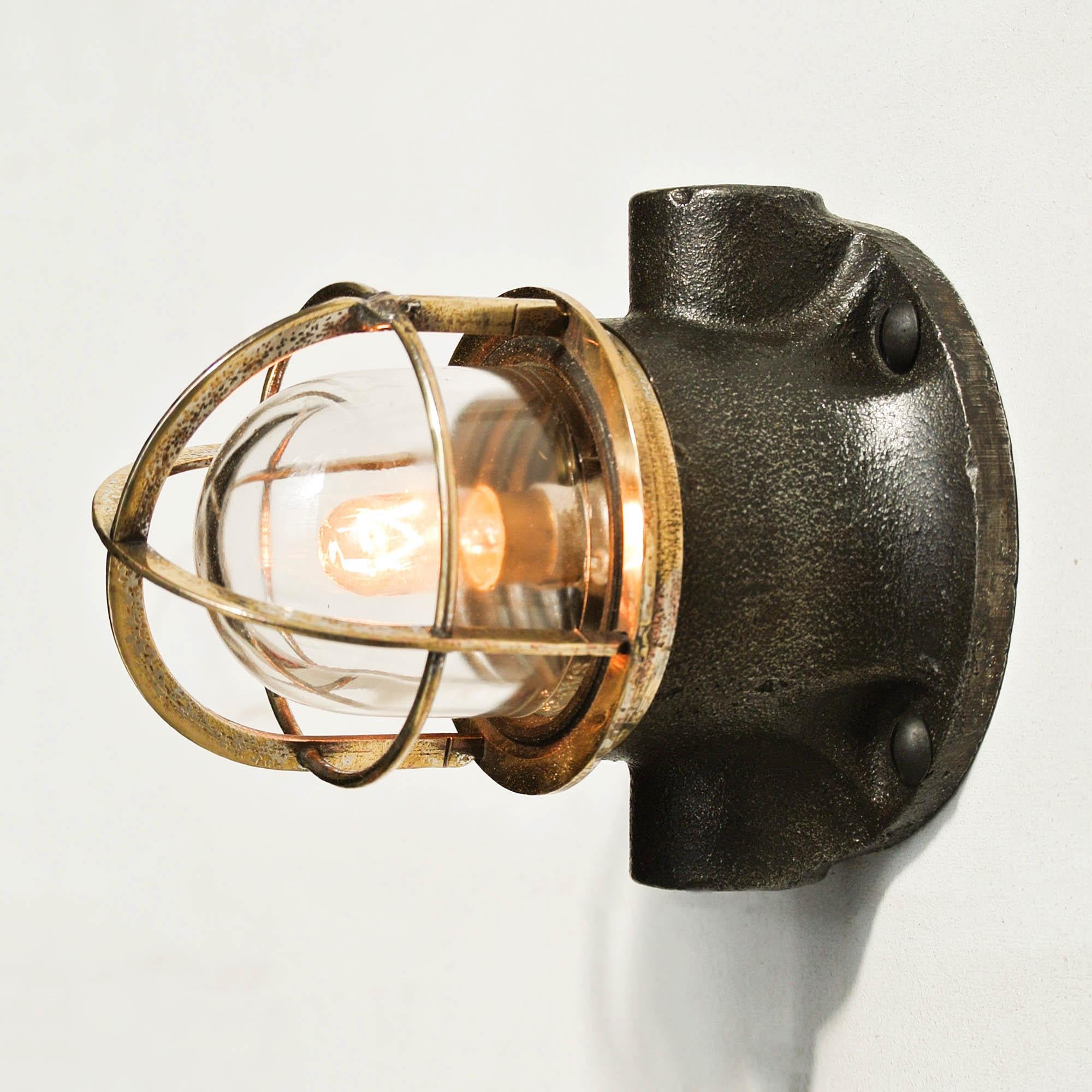 Small Signal Lamp in Brass and Patinated Cast Iron, circa 1960 5