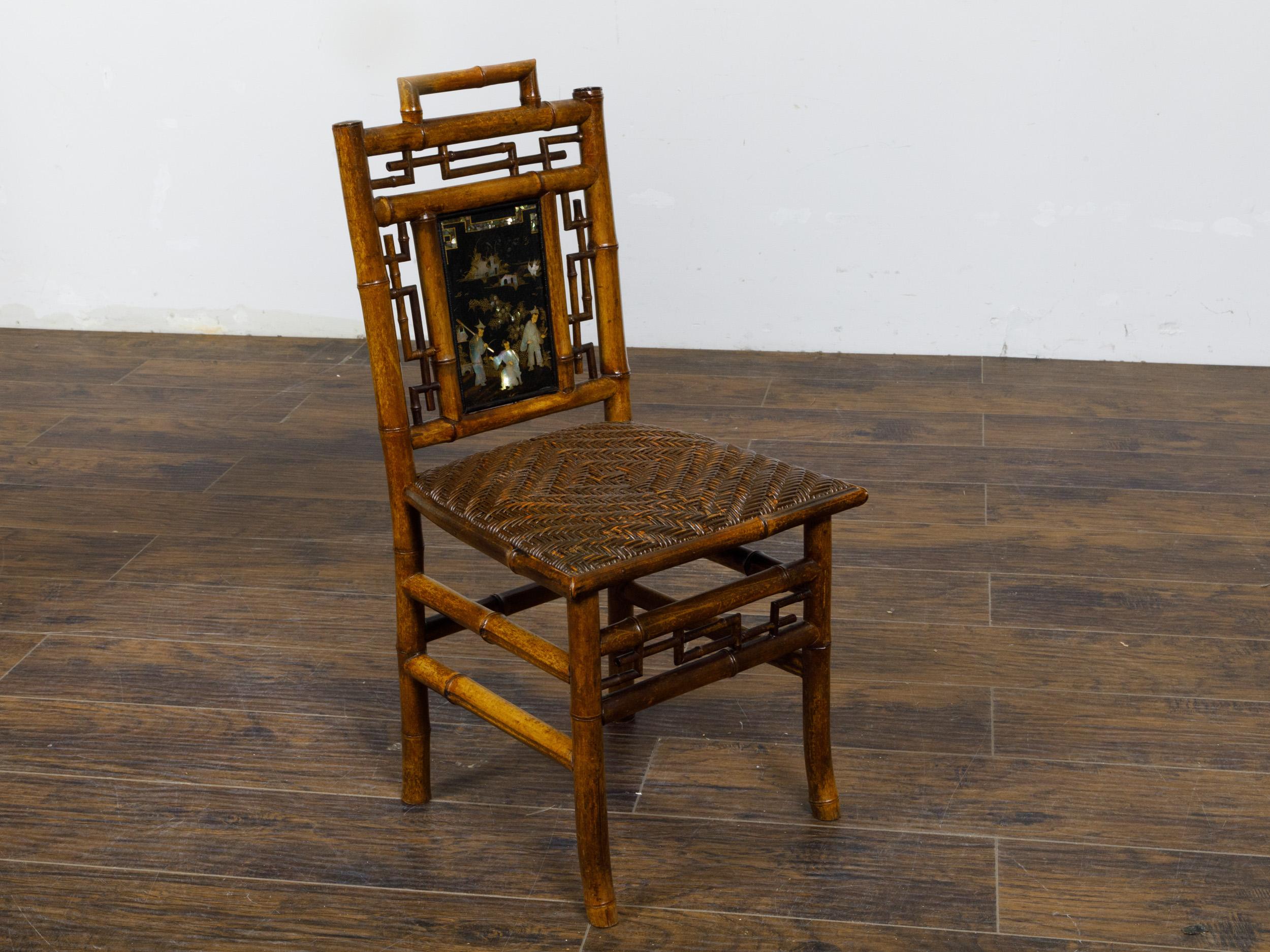 Chinoiseries Petite chaise en bambou signée Perret et Vibert Fin 19ème siècle Chinoiserie en vente