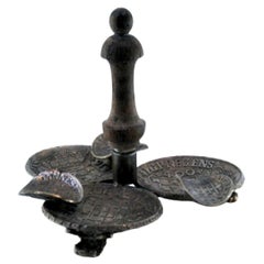 Small silver ashtray made from 400 reis D. João V coins with three rests