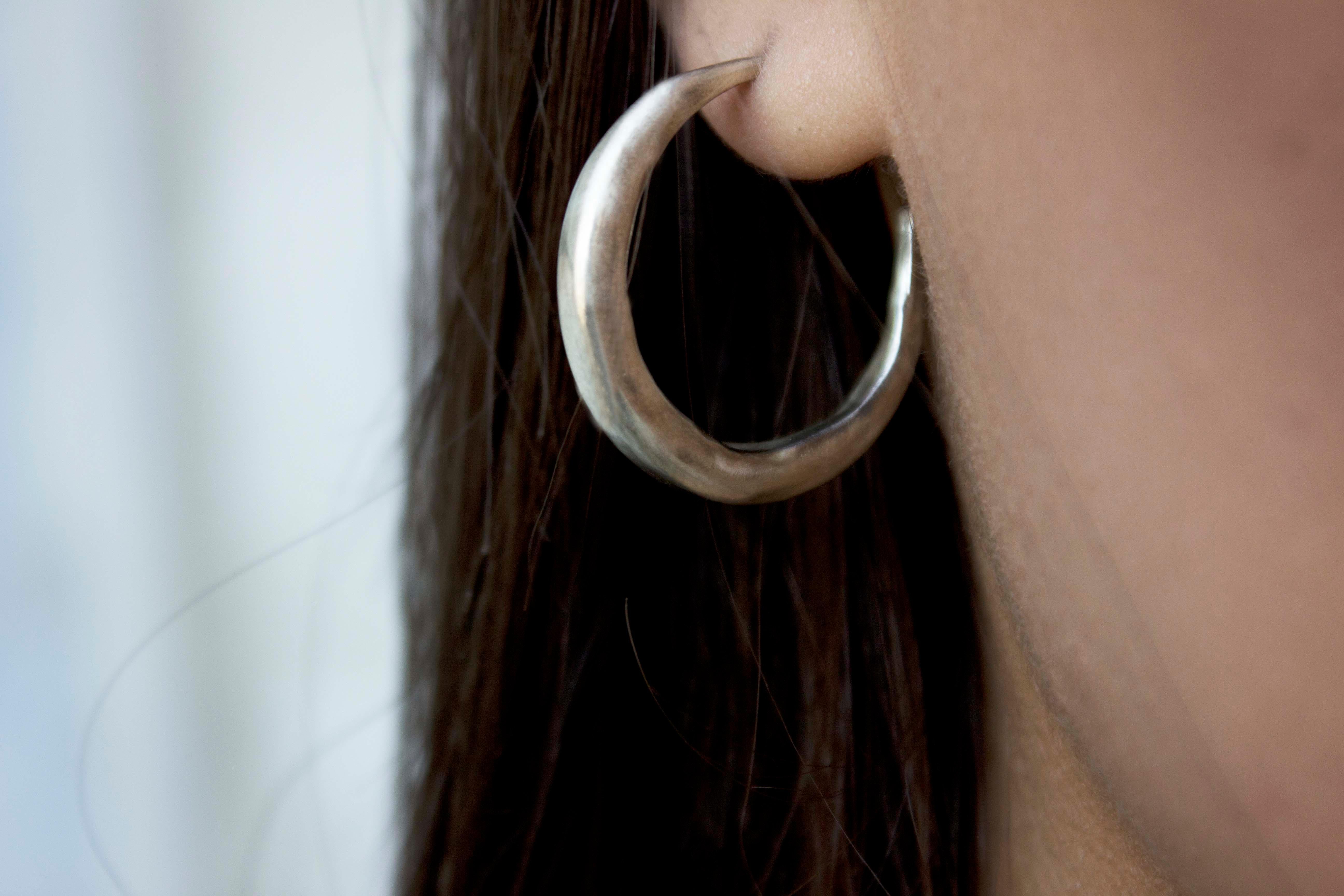 Small Silver Chenier Hoop Earrings

They are made from handmade chenier, a fine, hollow tube which is lightweight.

Each piece is unique and slightly different , even the ones that come in pairs.

I usually make them in four sizes, small, medium,