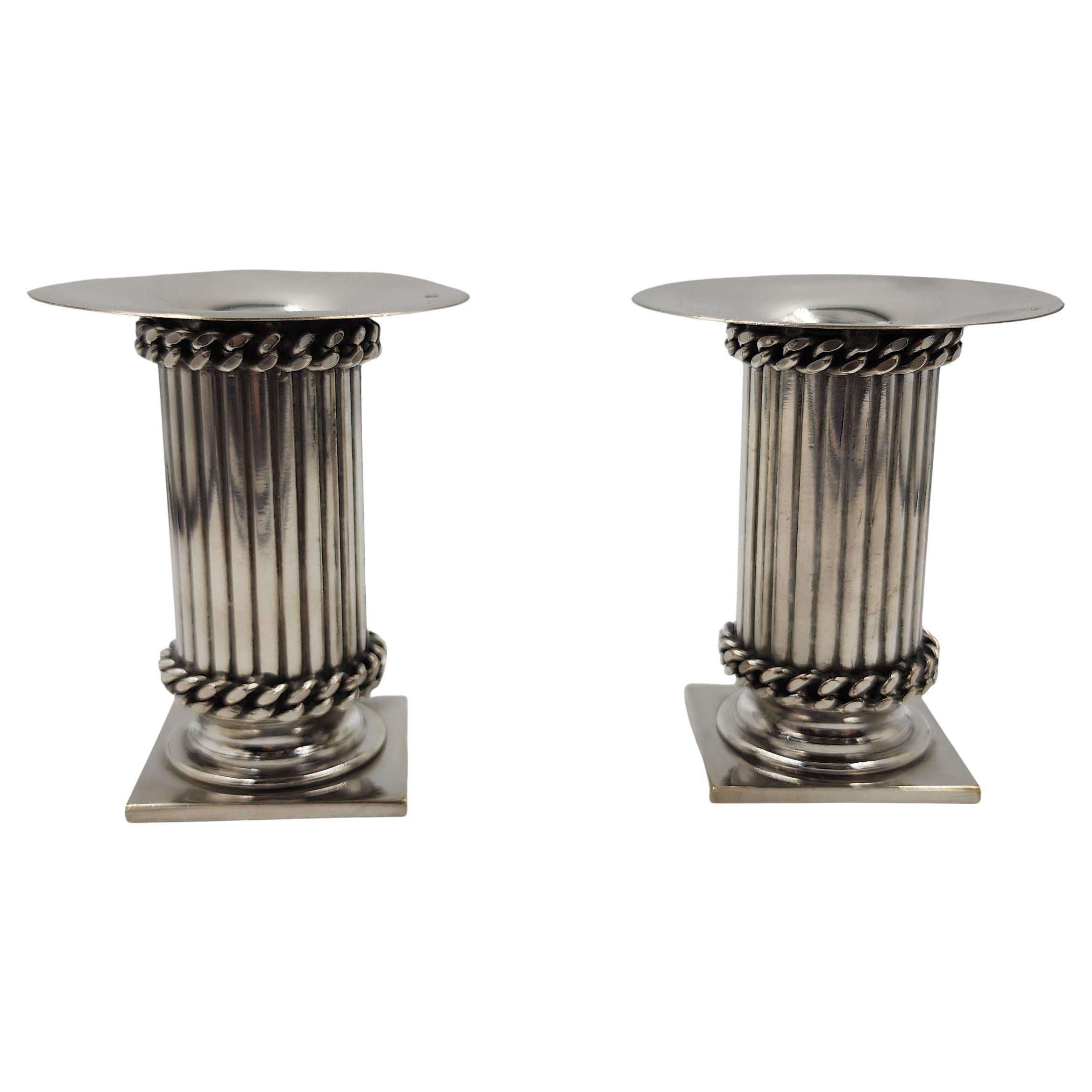 Pequeños candelabros de metal plateado de Jean Despres en venta