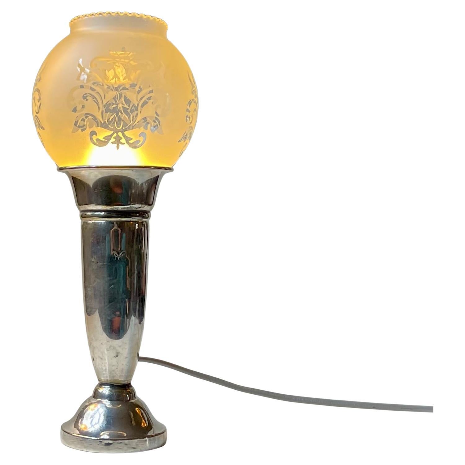 Small Silver-Plated Art Deco Table Lamp w. Etched Glass Dome
