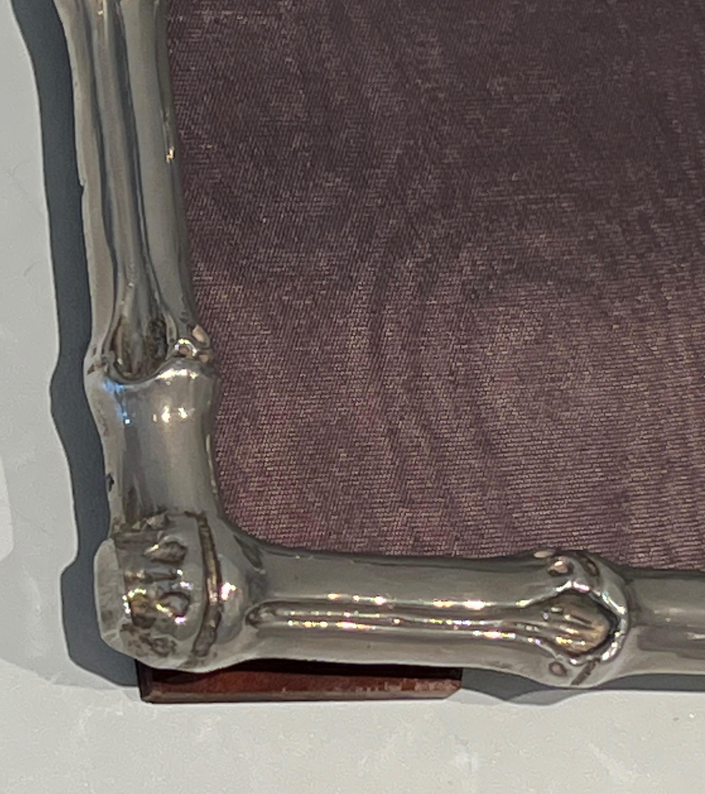 Kleiner Bilderrahmen aus versilberter Bronze von Maison Baguès im Angebot 11