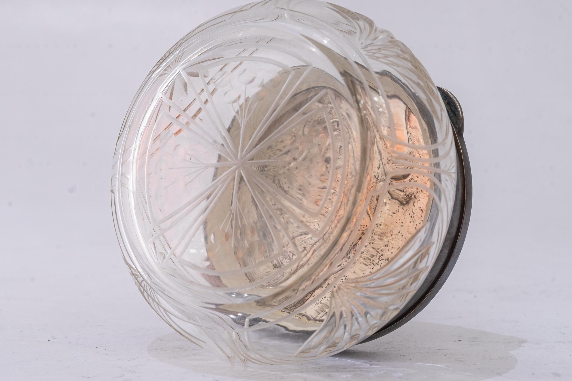 Petite boîte jugendstil argentée avec verre taillé Allemagne vers 1910 en vente 1