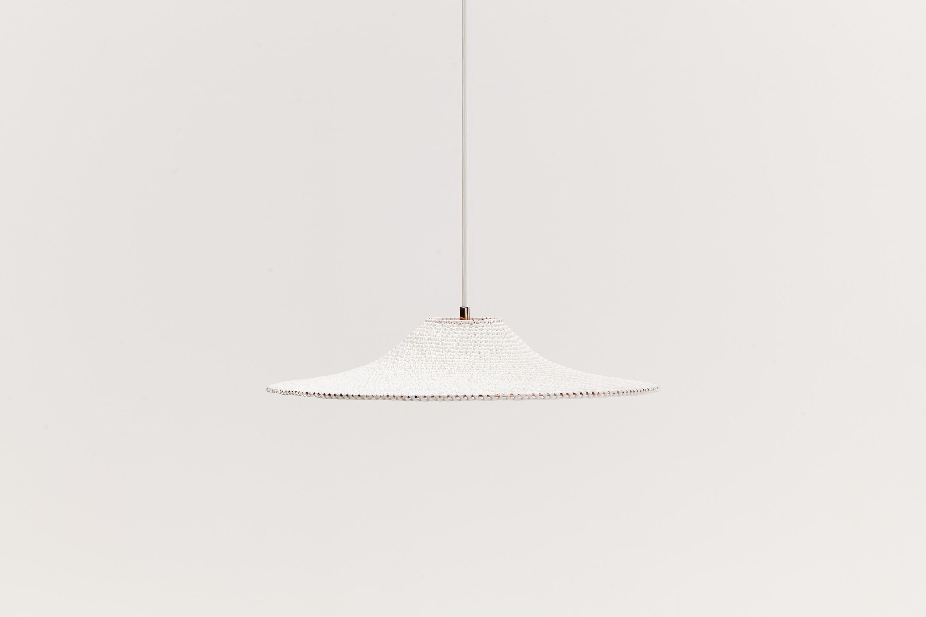 Small simple shade 01 bamboo pendant lamp by Naomi Paul
Dimensions: D 50 x H 8 cm
Materials: metal frame, Japanese bamboo paper yarn.
Available in other colors and in 3 sizes: D50, D60, D80 cm.
Available in plain, 50/50, trim or bamboo color