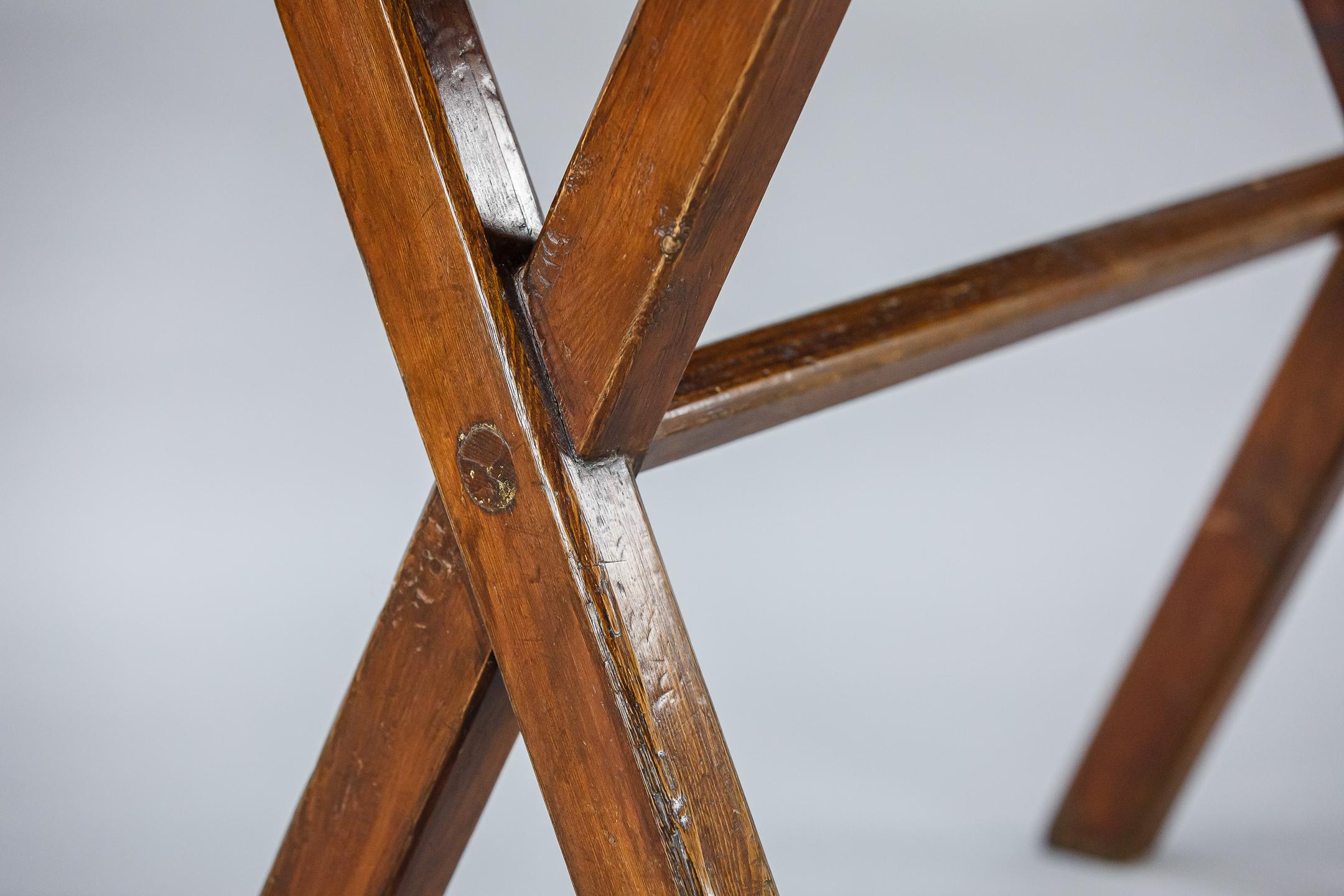 Small Single Plank X Frame Tavern Table In Good Condition In Pease pottage, West Sussex