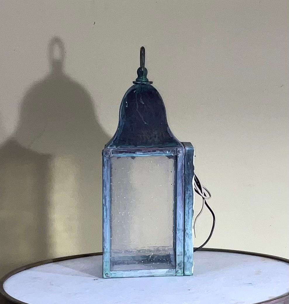 Small Single Vintage Handcrafted Wall-Mounted Brass Lantern For Sale 2