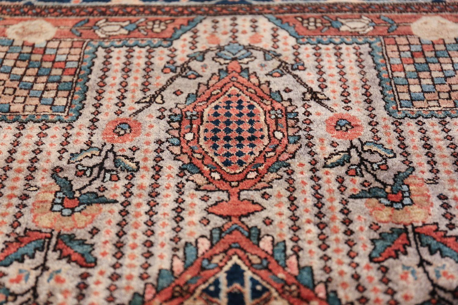 Small Size Antique Persian Farahan Rug In Excellent Condition In New York, NY