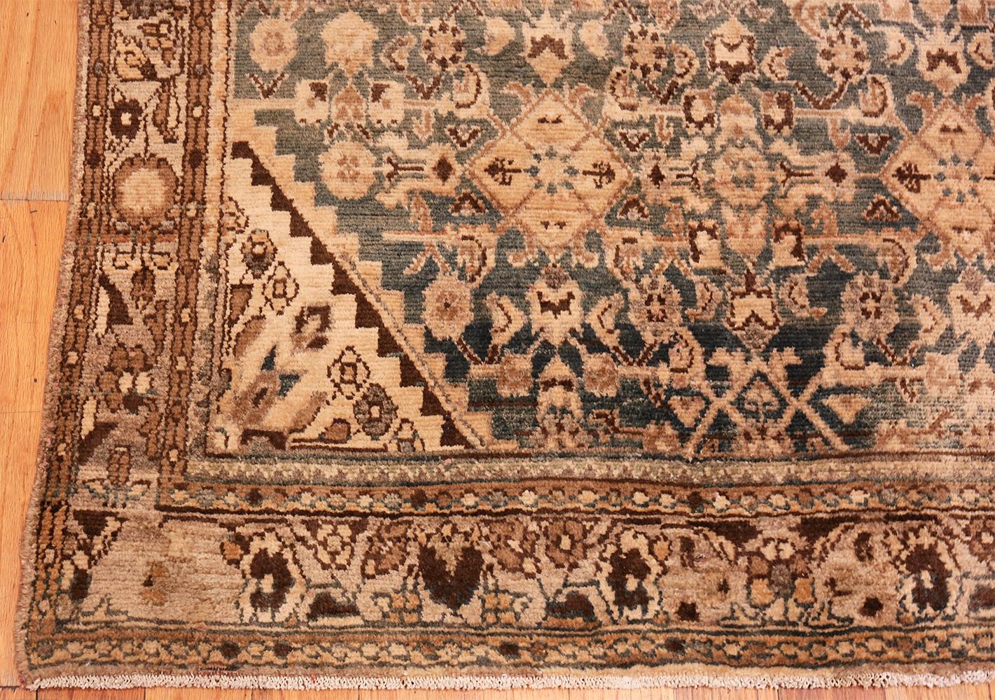 Small Size Antique Persian Malayer Rug. Size: 4 ft x 6 ft 3 in In Good Condition In New York, NY
