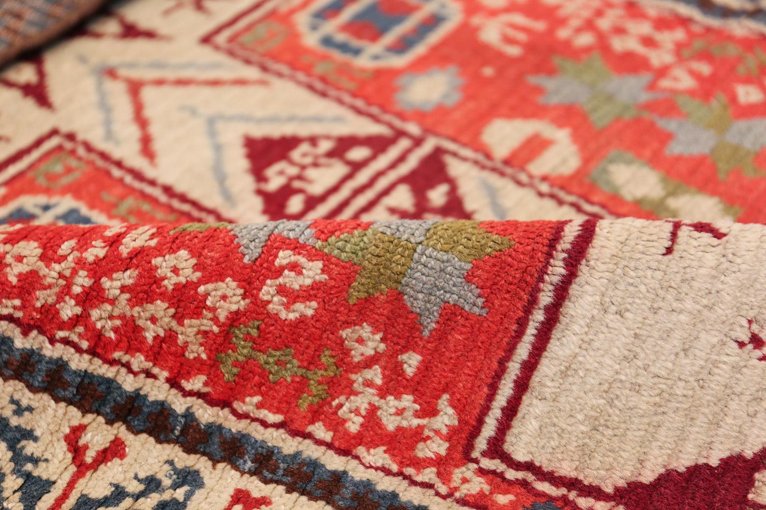 Small Size Antique Spanish Rug. Size: 3 ft x 5 ft 10 in (0.91 m x 1.78 m) In Excellent Condition In New York, NY