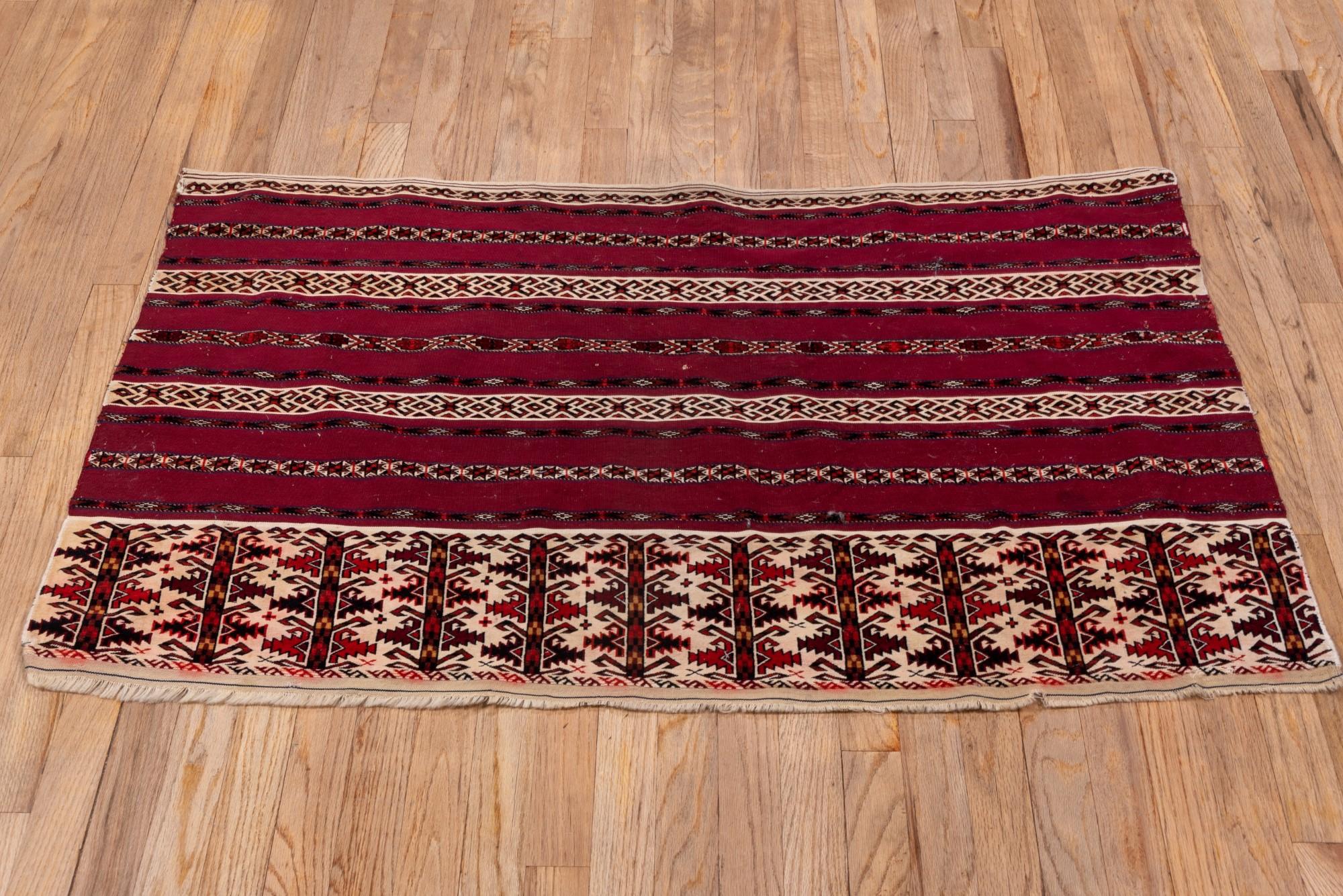 Antike Tekke in Kleinformat, antik (Turkmenisch) im Angebot