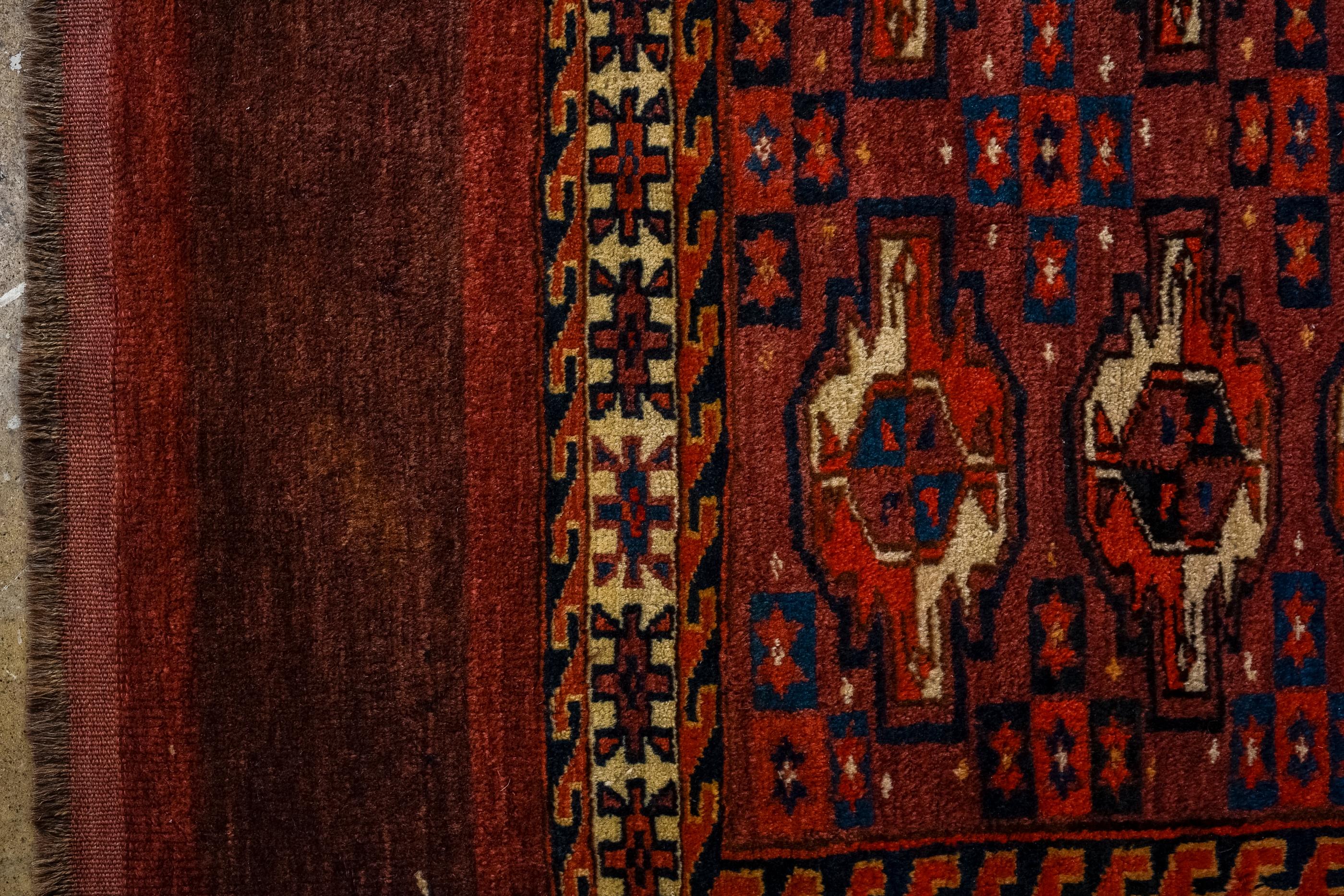 Small Size Antique Yamoud Rug In Good Condition For Sale In New York, NY