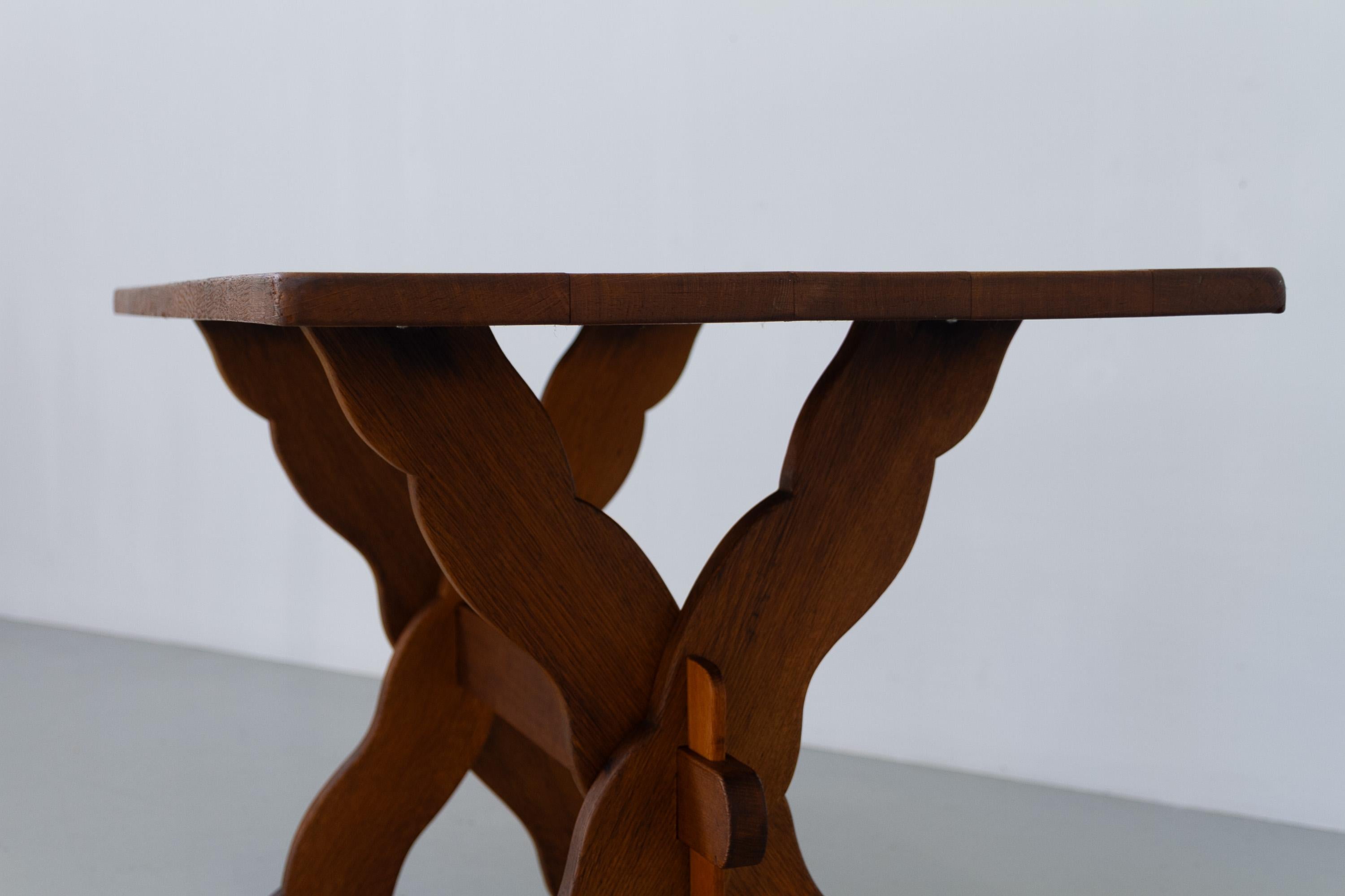 Tavolo da fattoria danese di piccole dimensioni in Oak, stile Kjærnulf, anni '60. in vendita 4