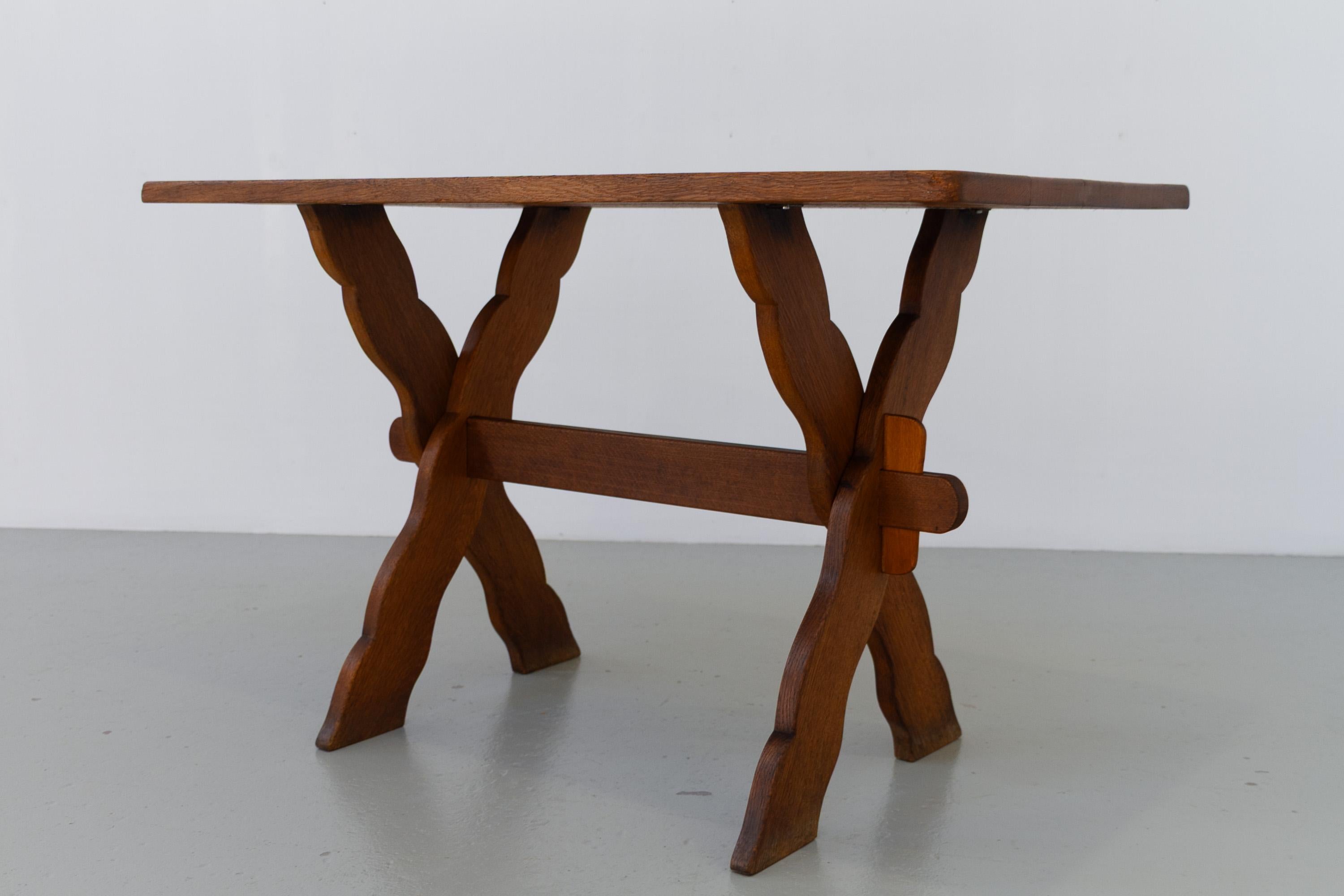 Tavolo da fattoria danese di piccole dimensioni in Oak, stile Kjærnulf, anni '60. in vendita 1