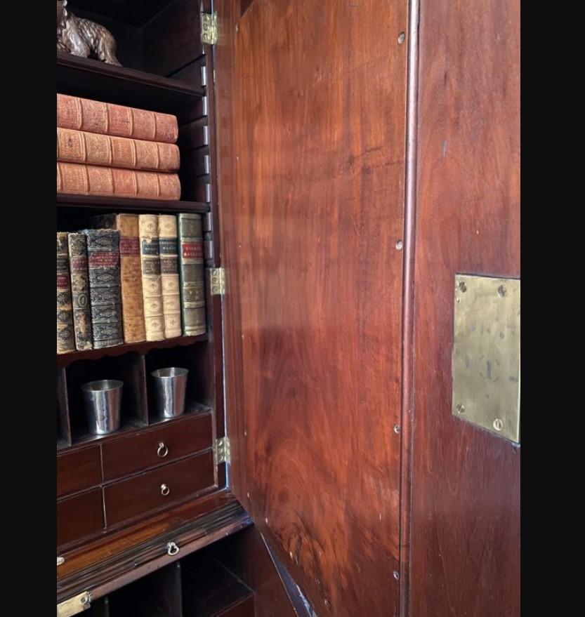 Small Size Mid-18th Century Mahogany Bureau Bookcase or Cabinet For Sale 5