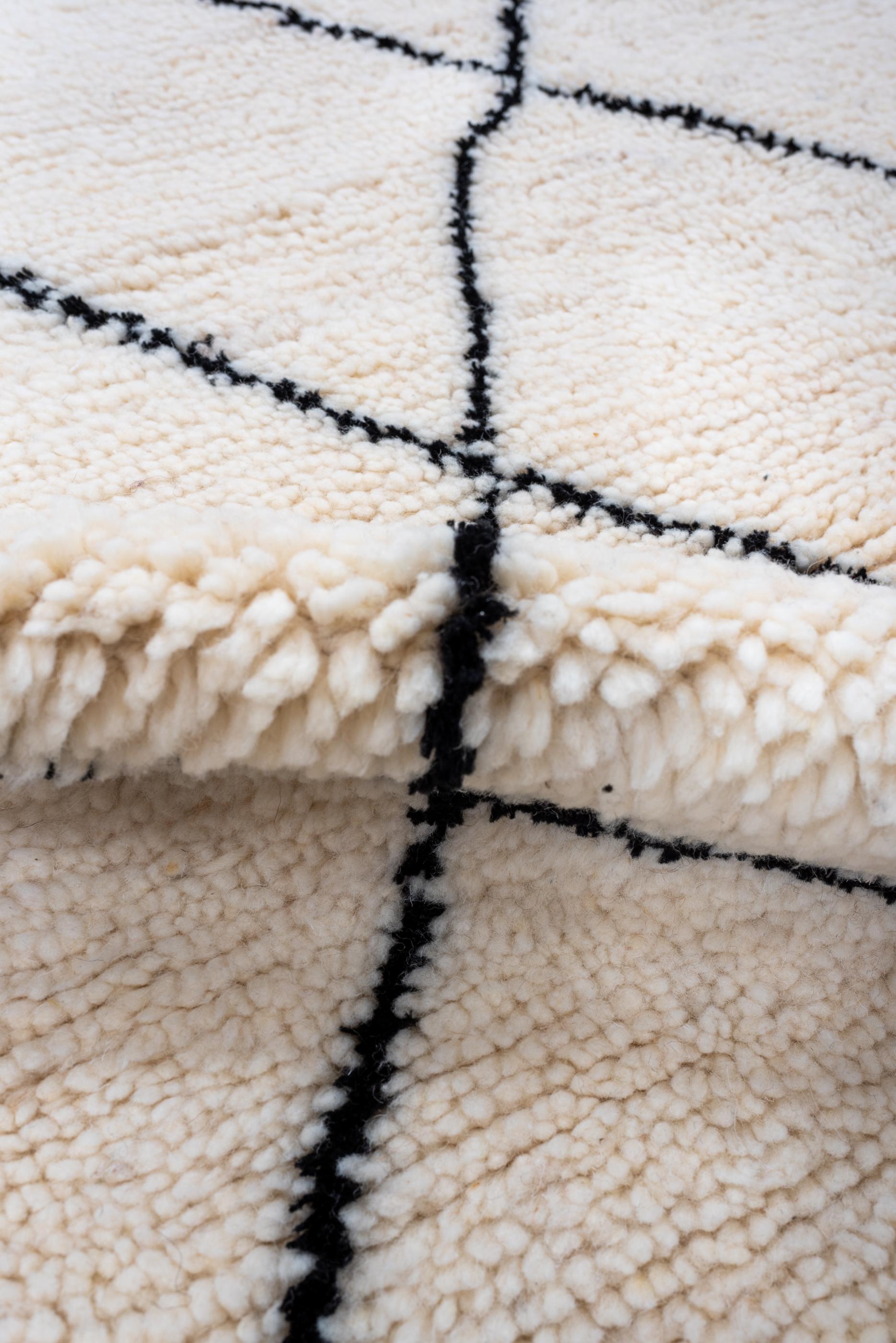 Wool Small Size New and Modern Moroccan Rug For Sale
