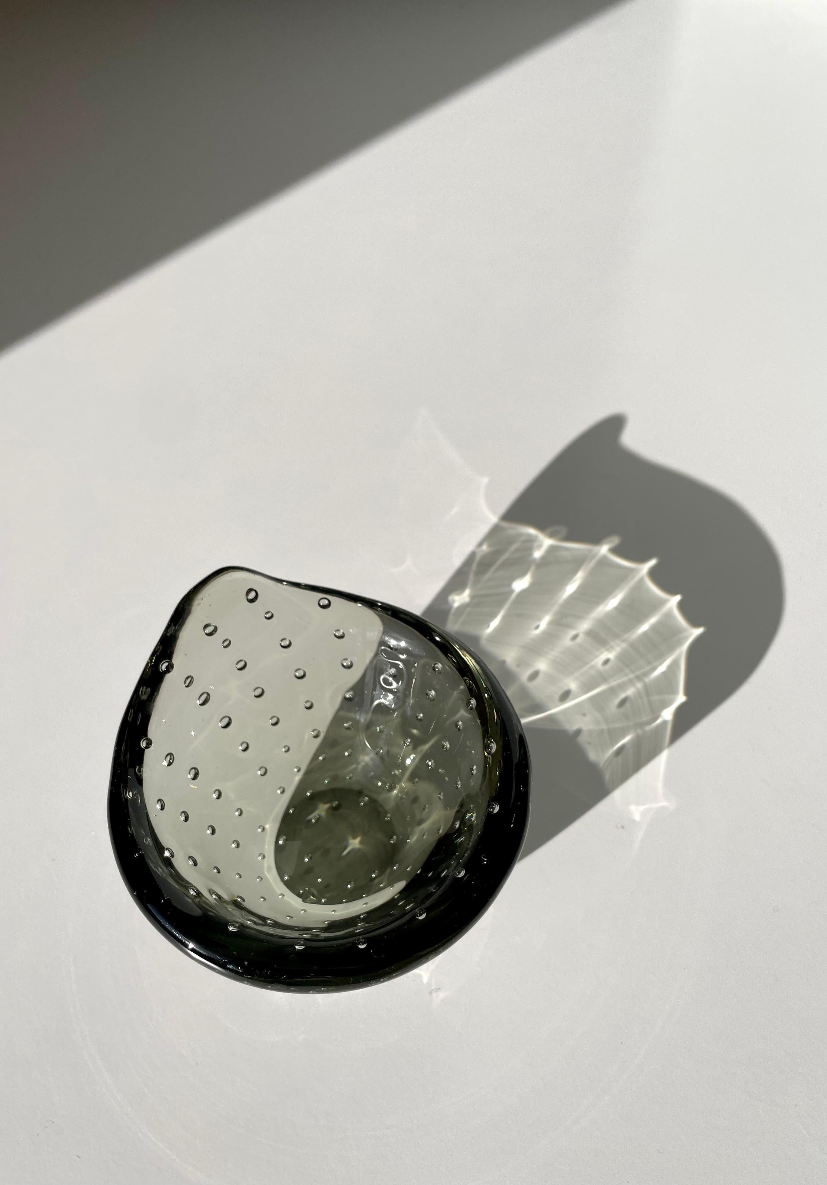 Murano Small Smokey Gray Bubble Glass Vide Poche Bowl, Italy For Sale 2
