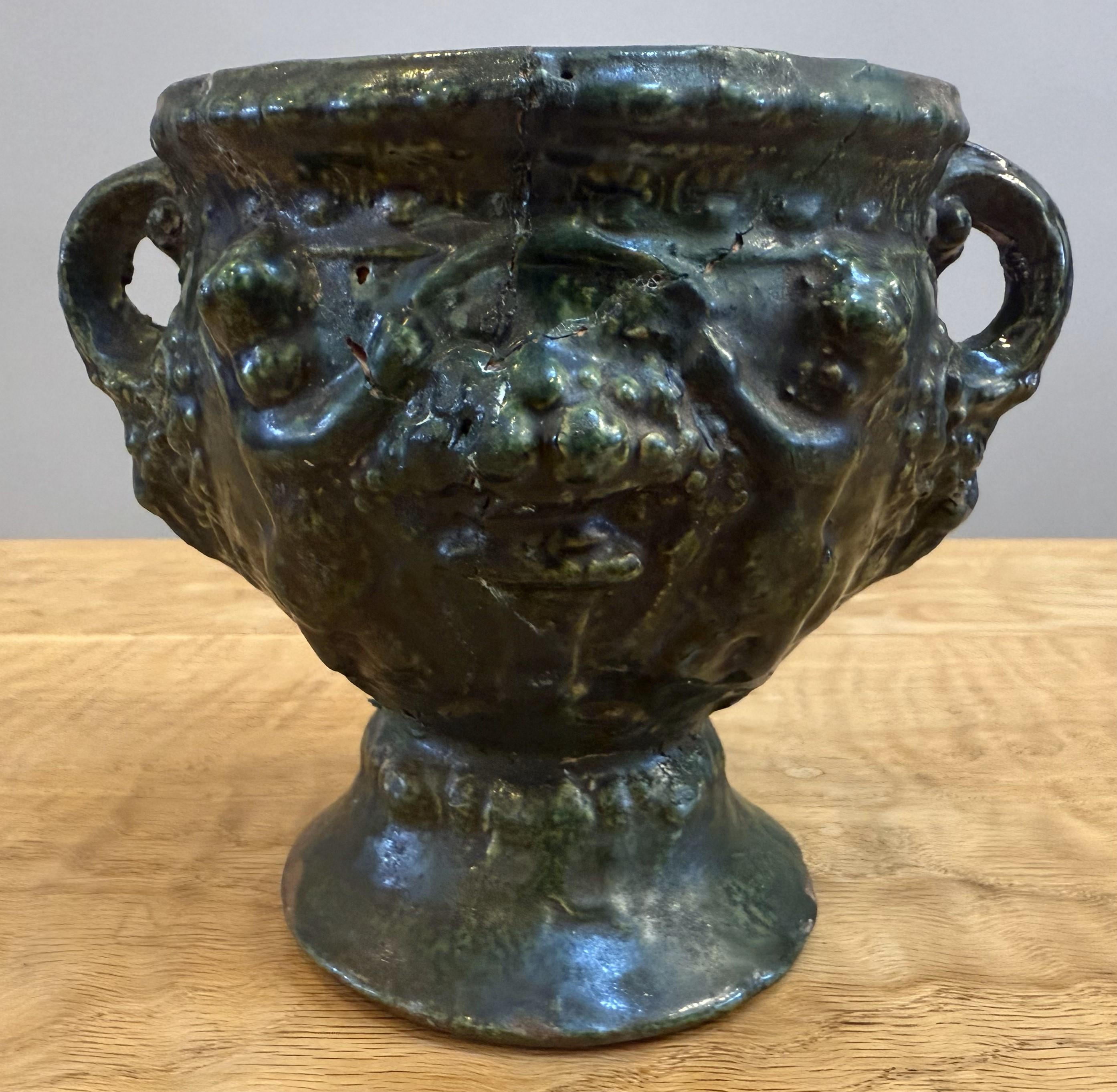 Peruviano Urna in ceramica neoclassica Coloni spagnola di piccole dimensioni in vendita