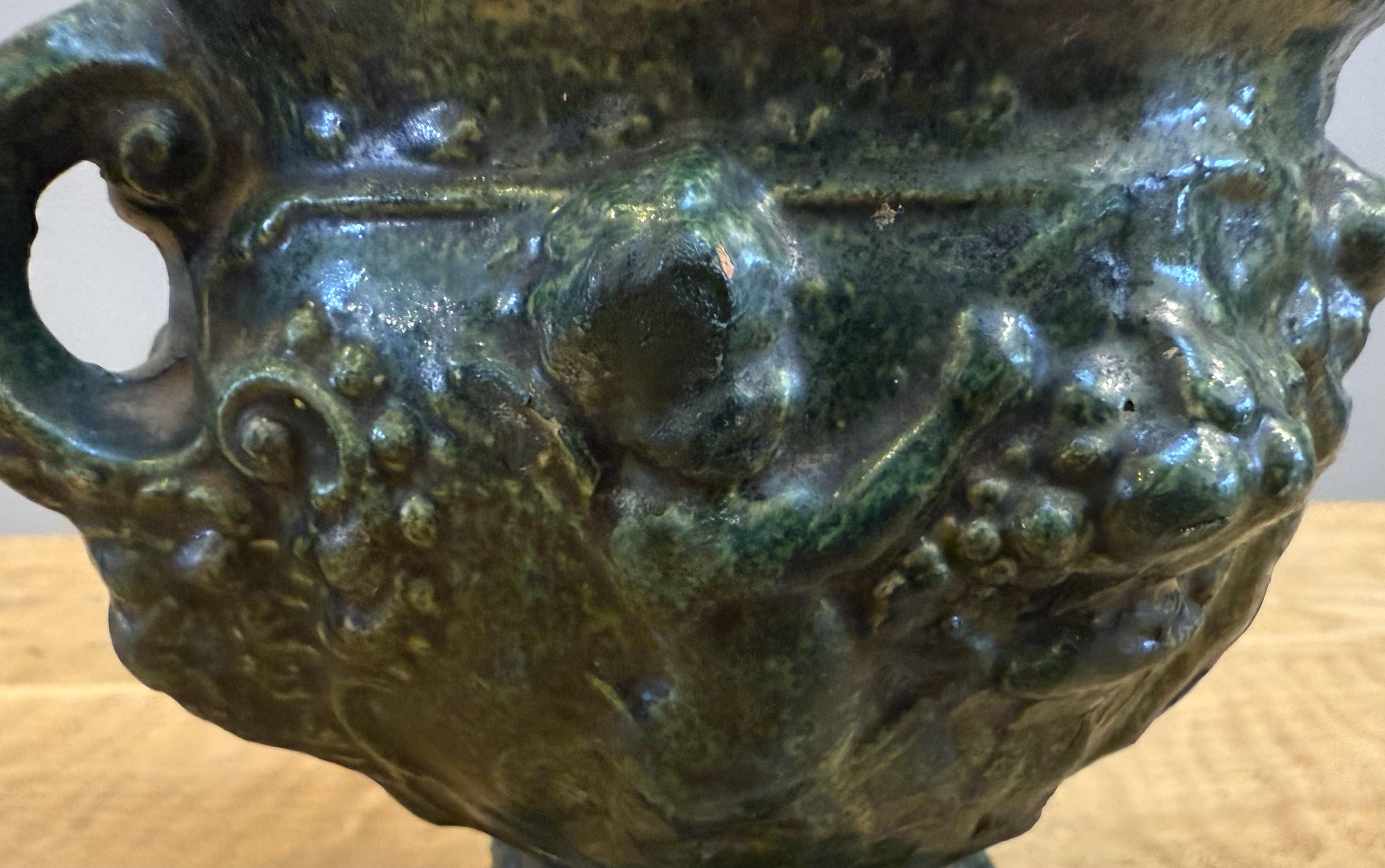 Urna in ceramica neoclassica Coloni spagnola di piccole dimensioni in vendita 1