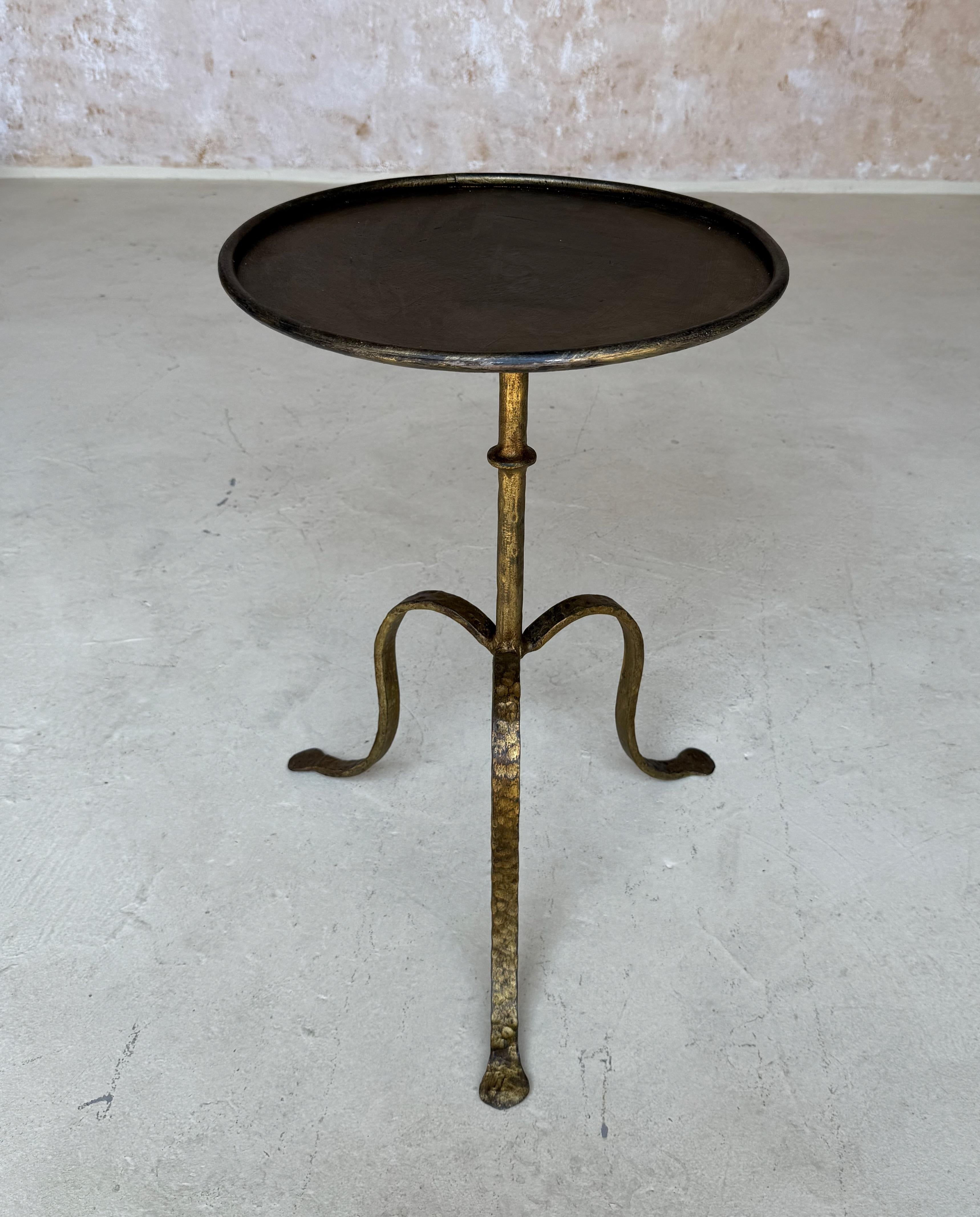 Small Spanish Gilt Drinks Table on a Tripod Base For Sale 4