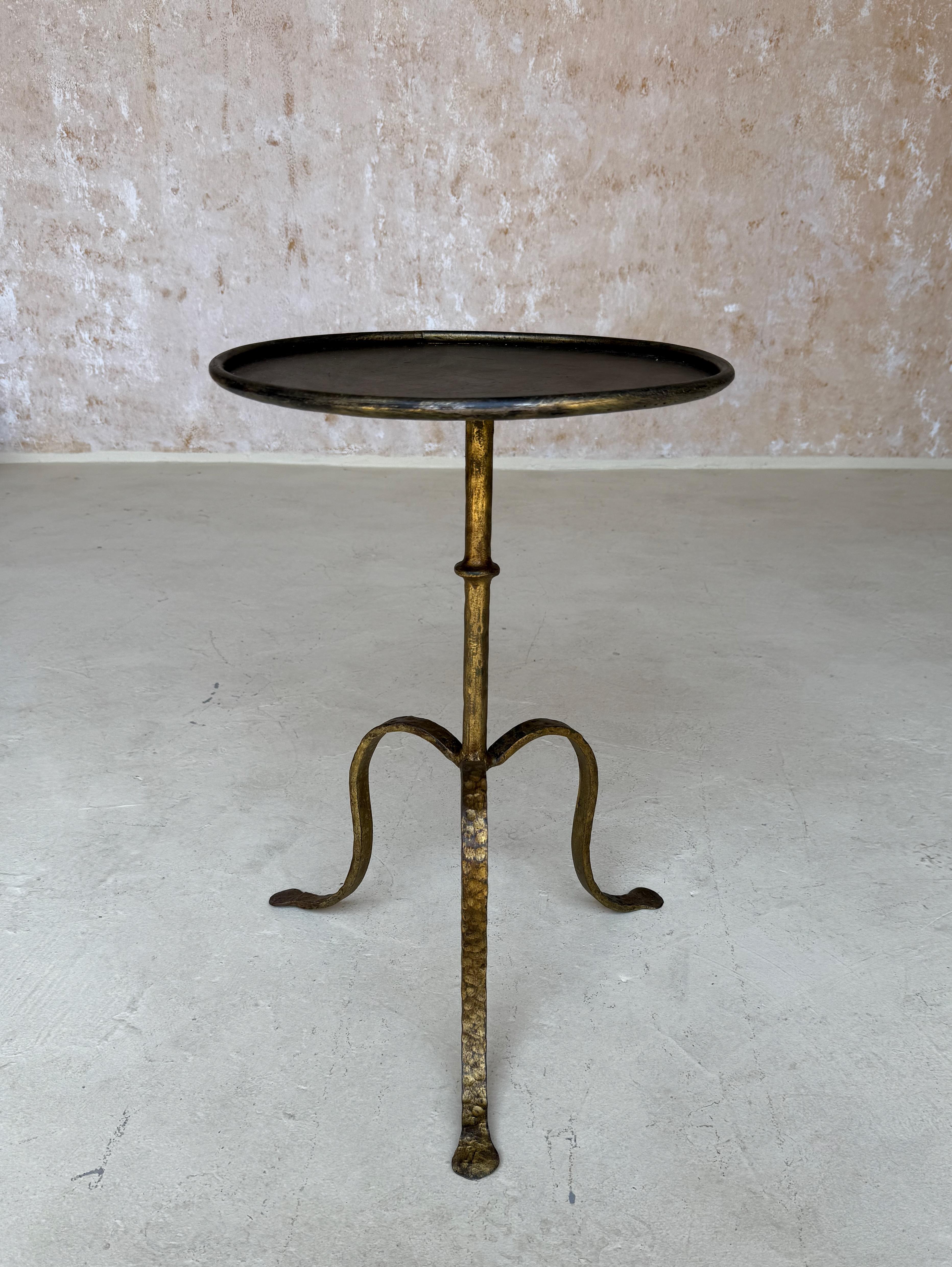 Small Spanish Gilt Drinks Table on a Tripod Base For Sale 5