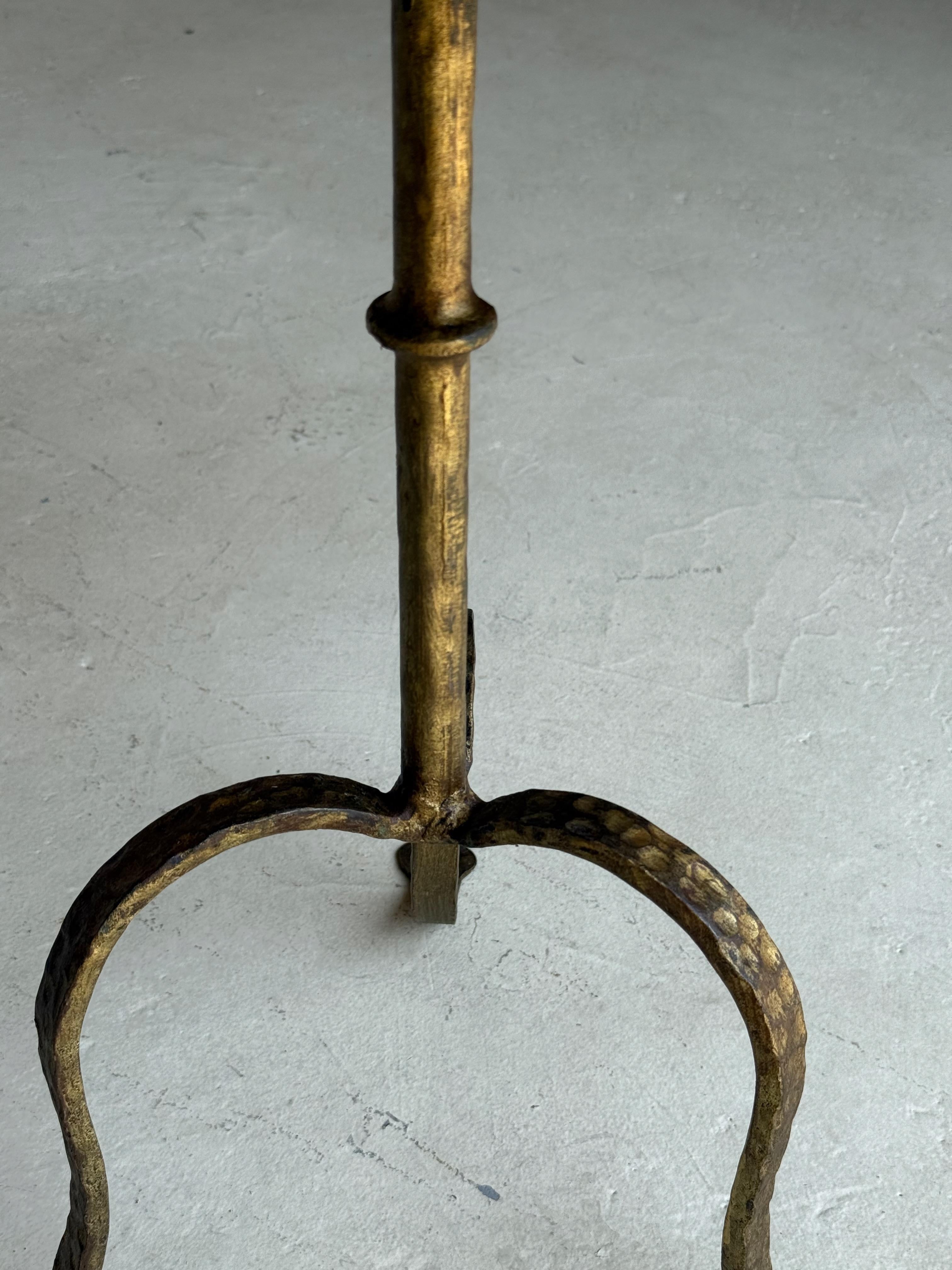 Small Spanish Gilt Drinks Table on a Tripod Base For Sale 7