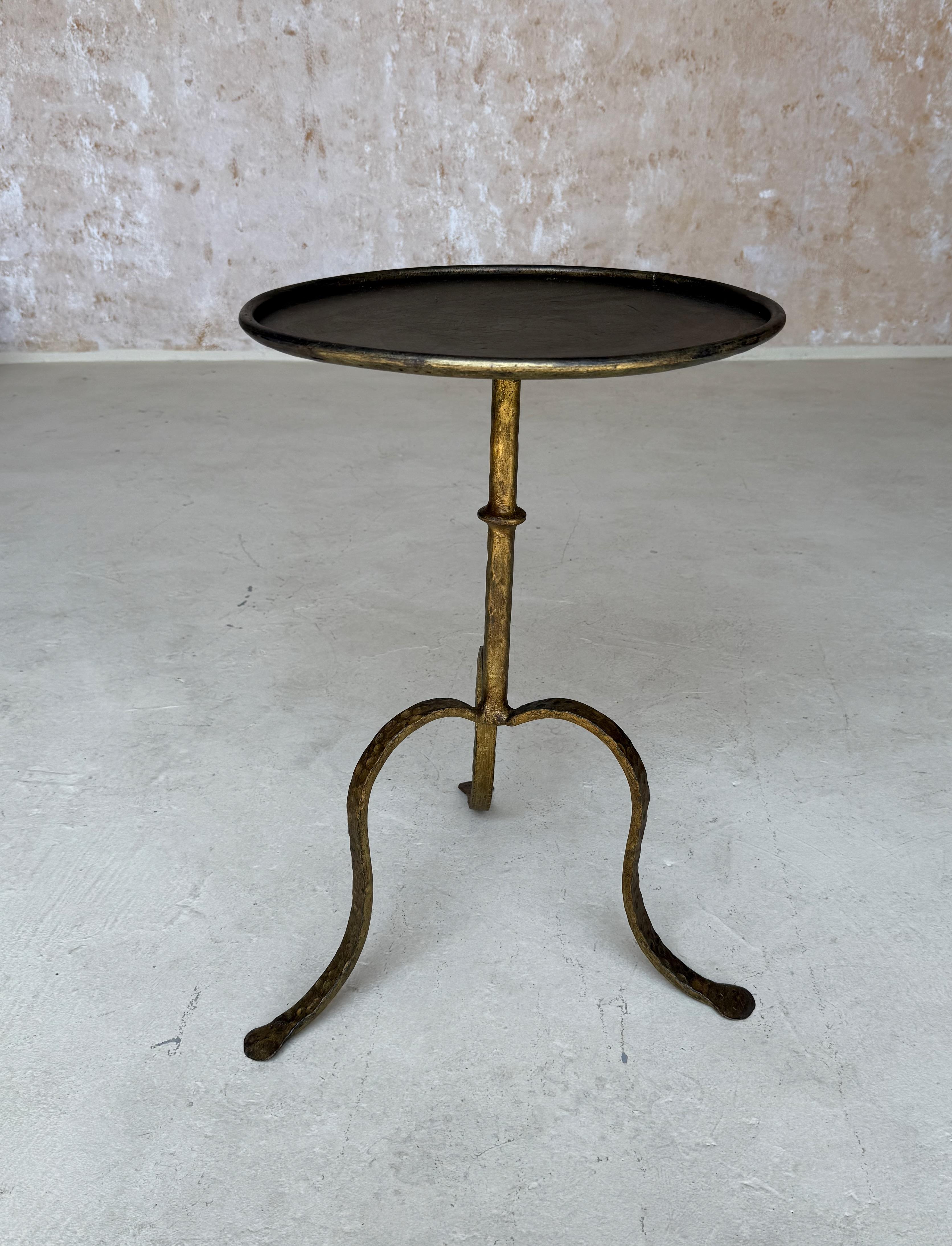 Small Spanish Gilt Drinks Table on a Tripod Base For Sale 2