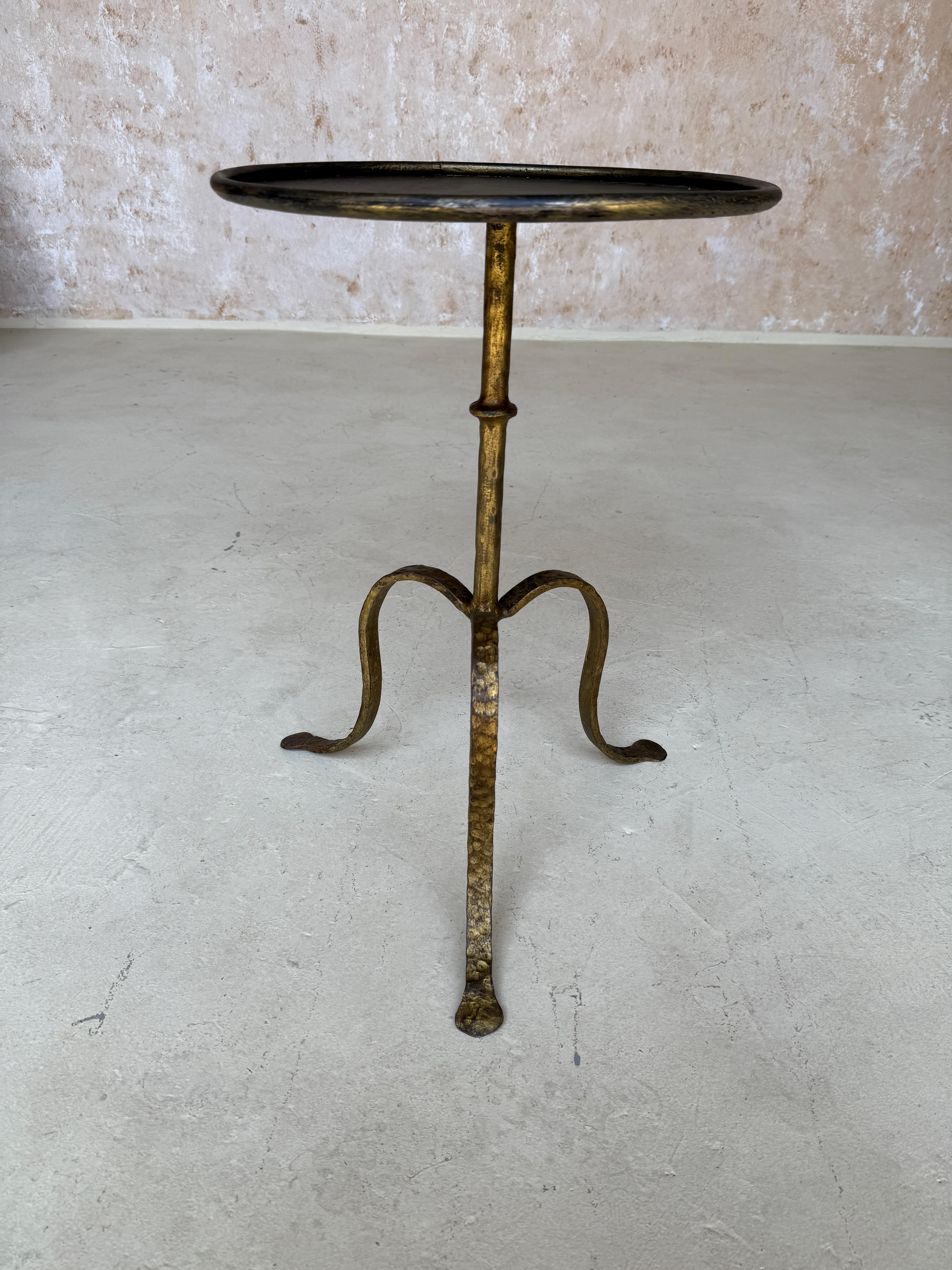 Small Spanish Gilt Drinks Table on a Tripod Base For Sale 3