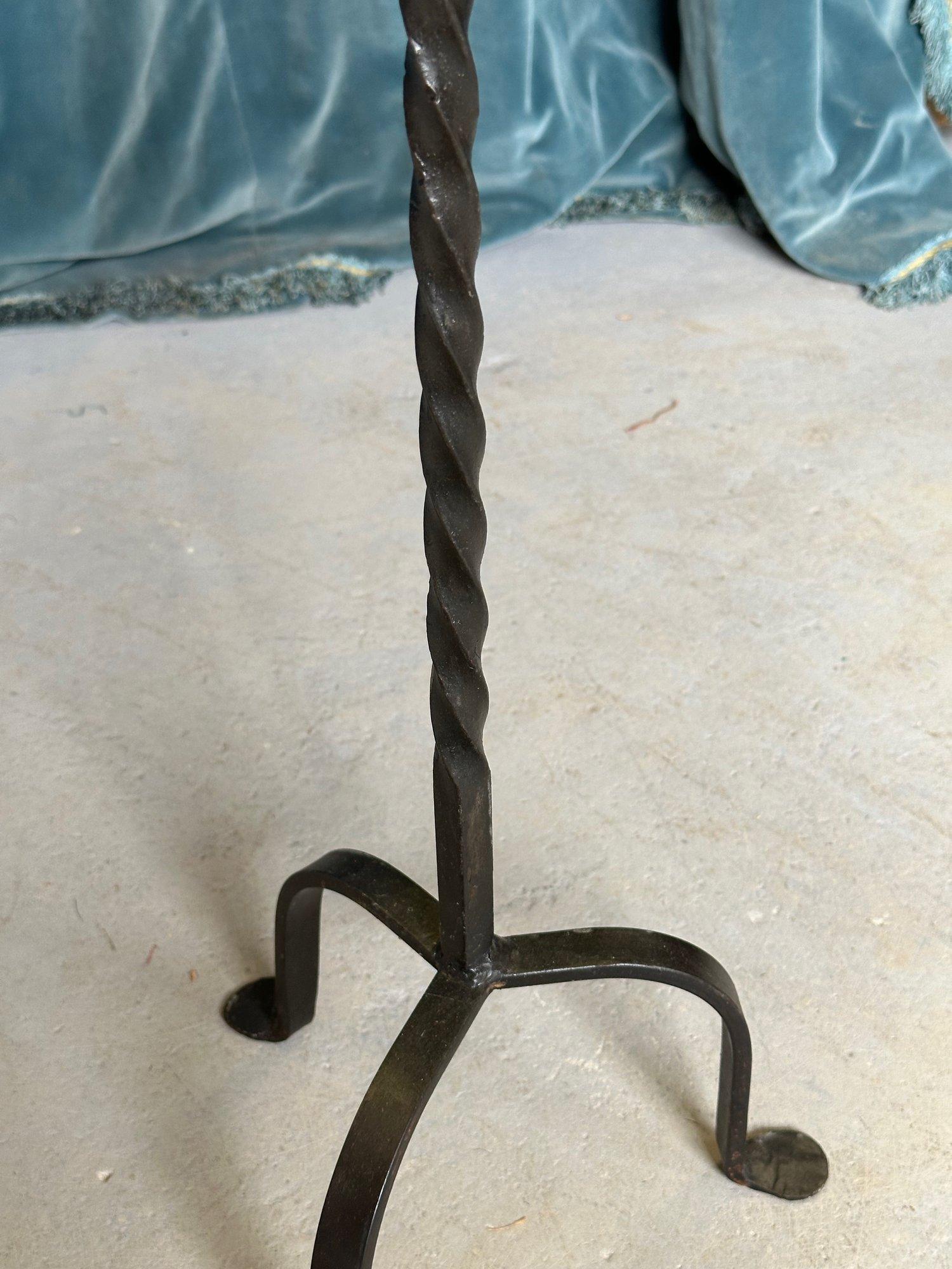 XXIe siècle et contemporain Petite table à boire espagnole en vermeil avec un Stem torsadé en vente